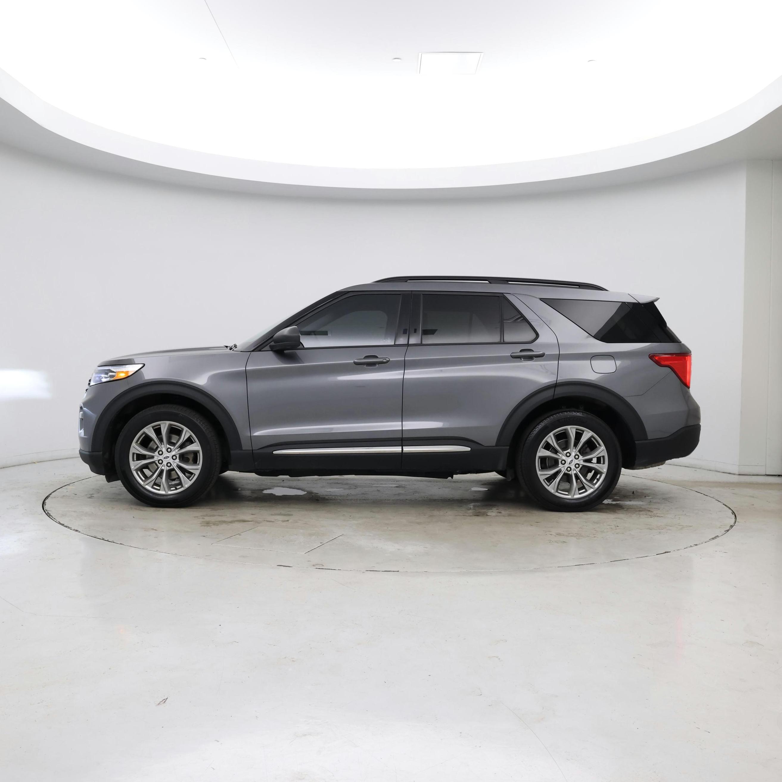 Thumbnail: 2023 Ford Explorer - 3