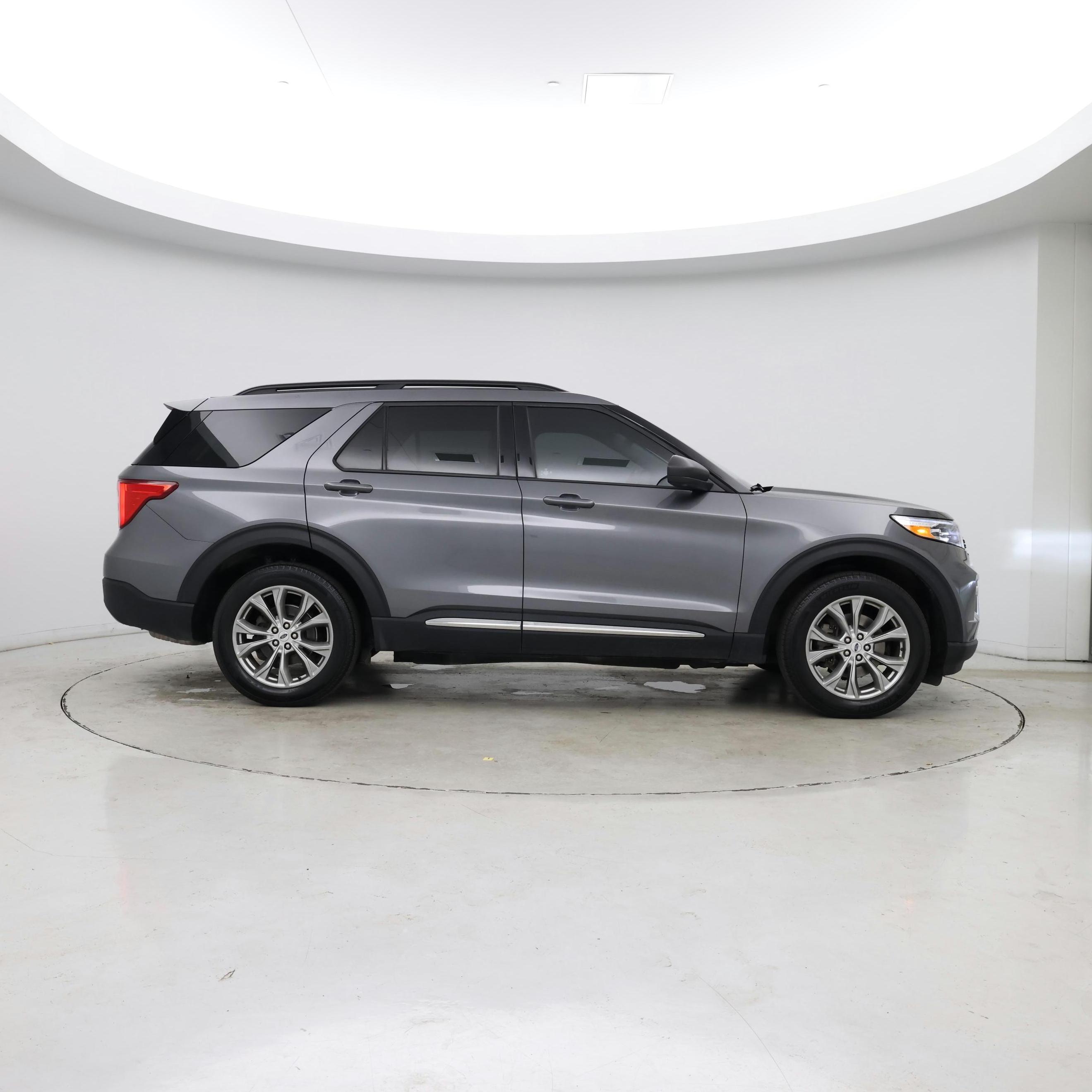 Thumbnail: 2023 Ford Explorer - 7