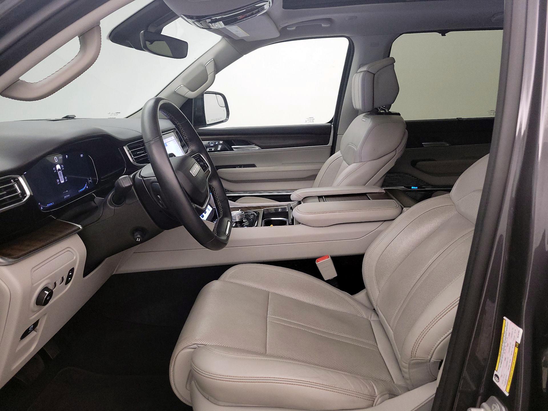 Thumbnail: 2022 Jeep Grand Wagoneer - 11
