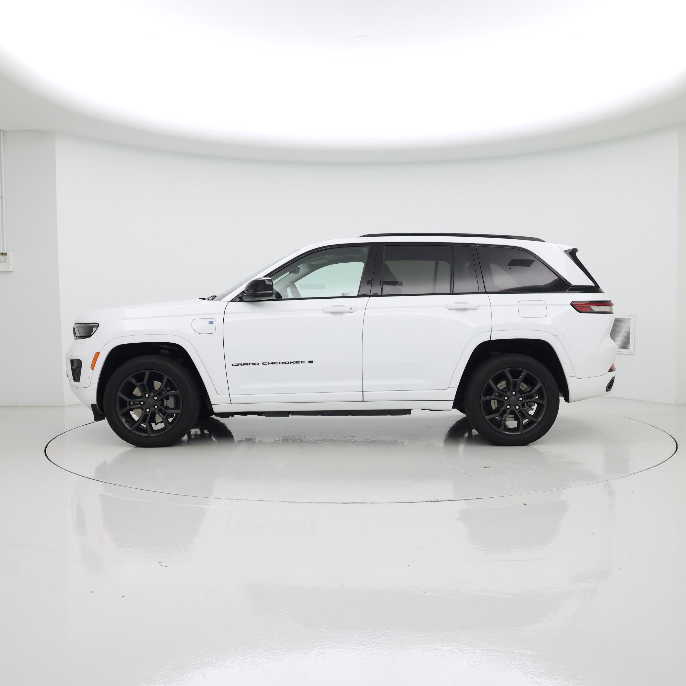 Thumbnail: 2023 Jeep Grand Cherokee - 3