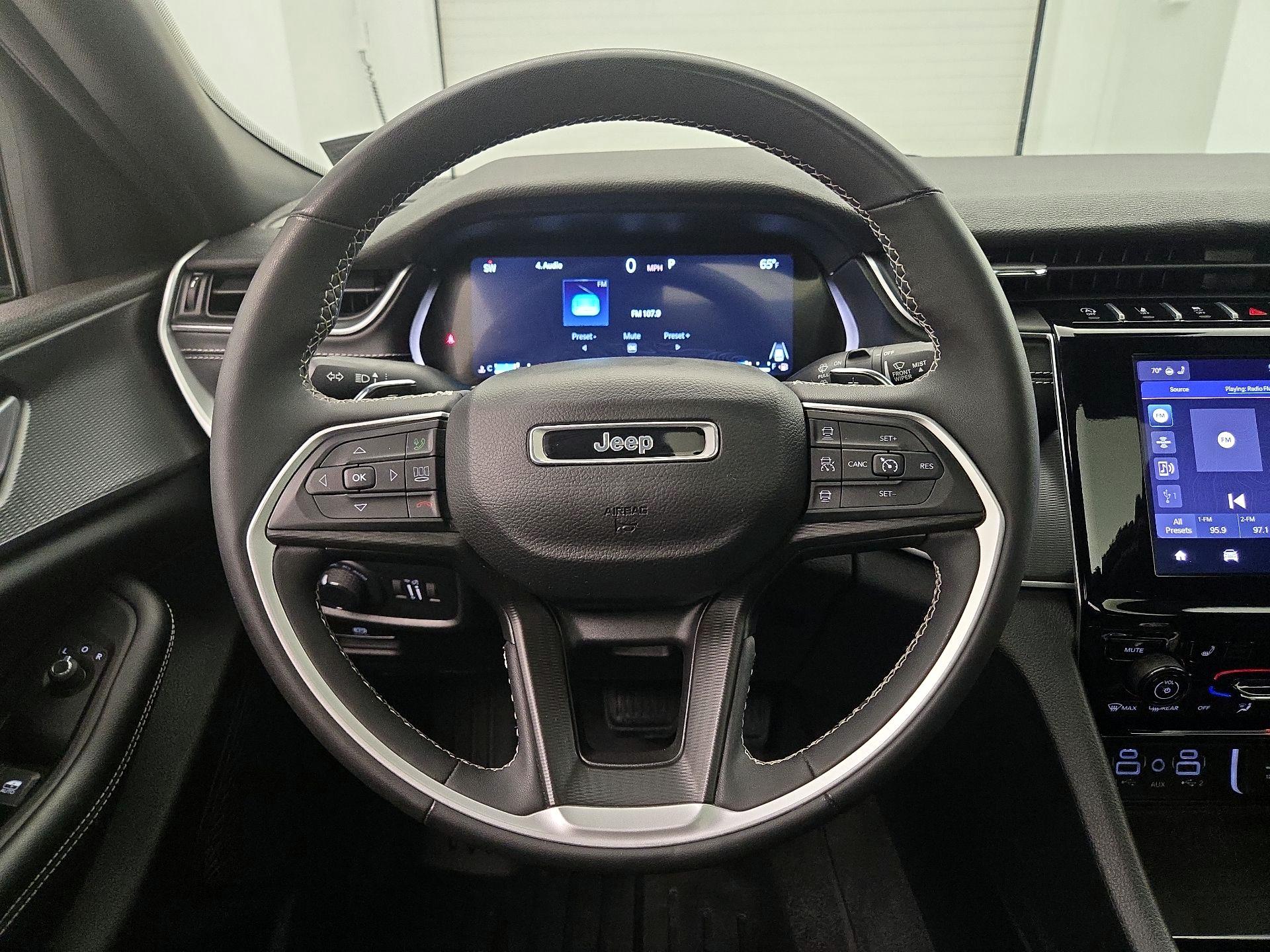 Thumbnail: 2024 Jeep Grand Cherokee - 10