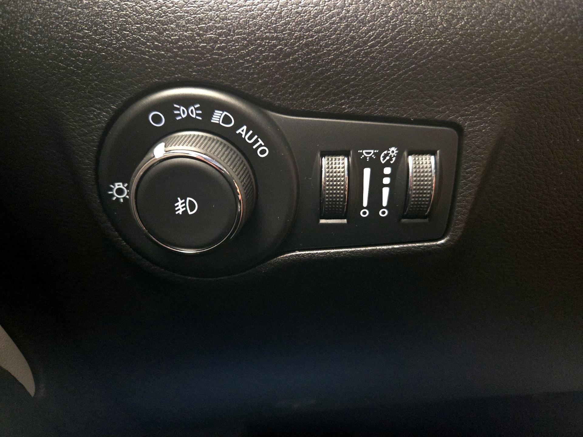 Thumbnail: 2022 Jeep Compass - 13