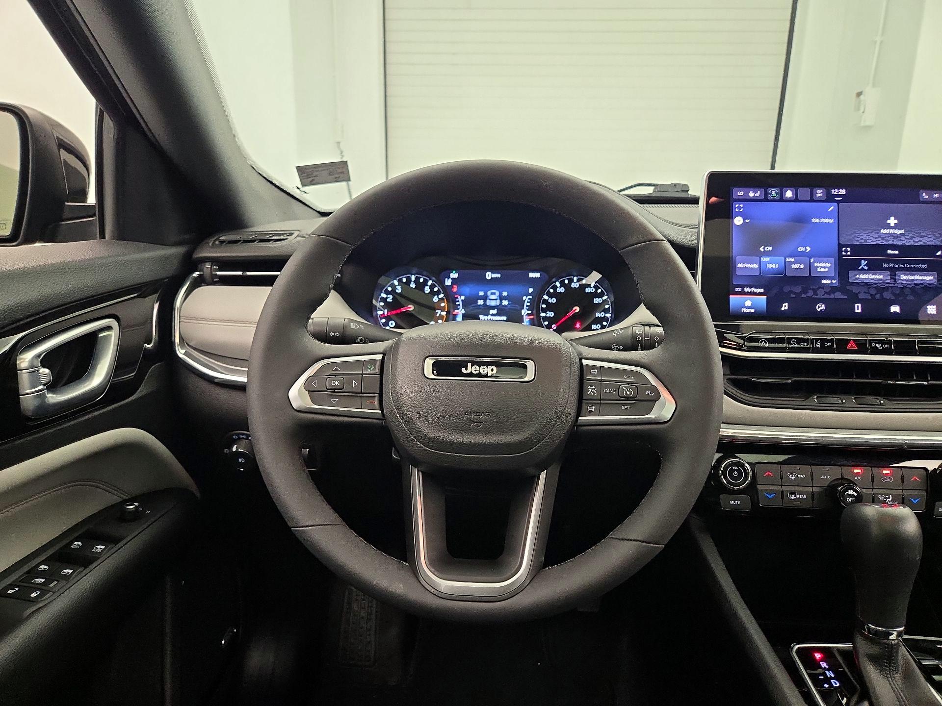 Thumbnail: 2023 Jeep Compass - 10