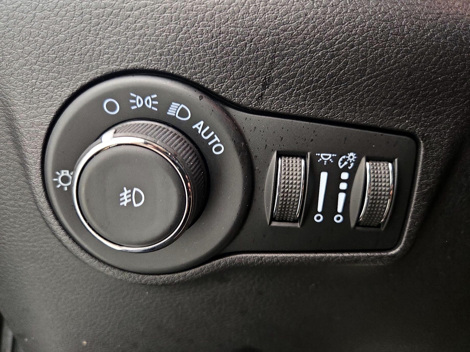 Thumbnail: 2023 Jeep Compass - 13