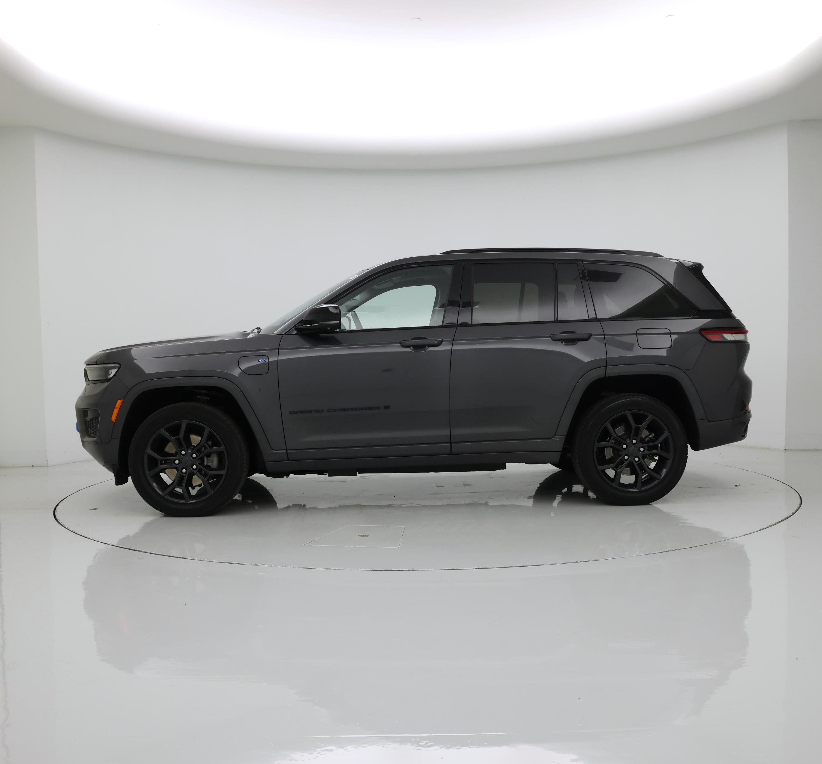 Thumbnail: 2023 Jeep Grand Cherokee - 3