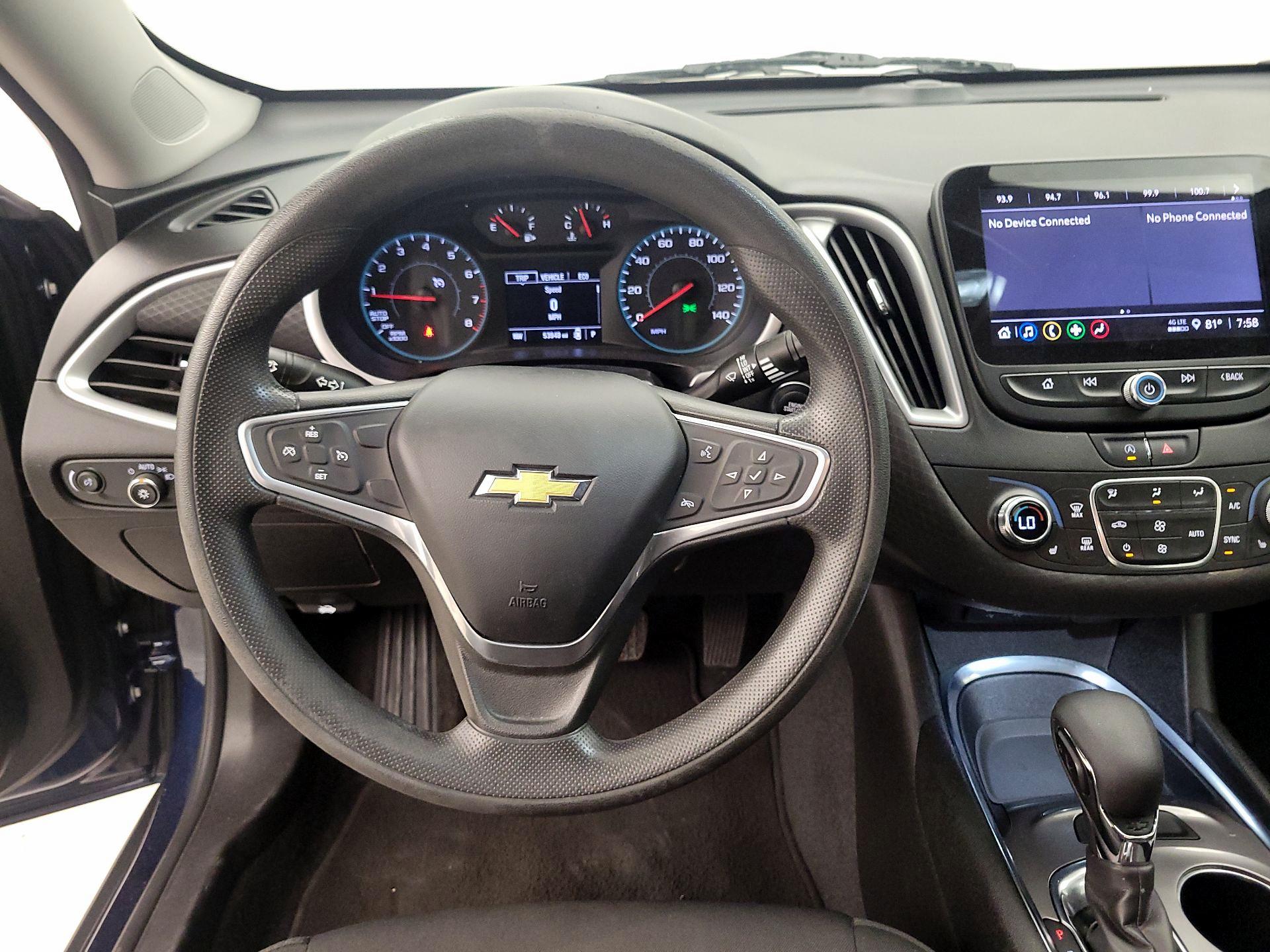 Thumbnail: 2022 Chevrolet Malibu - 10