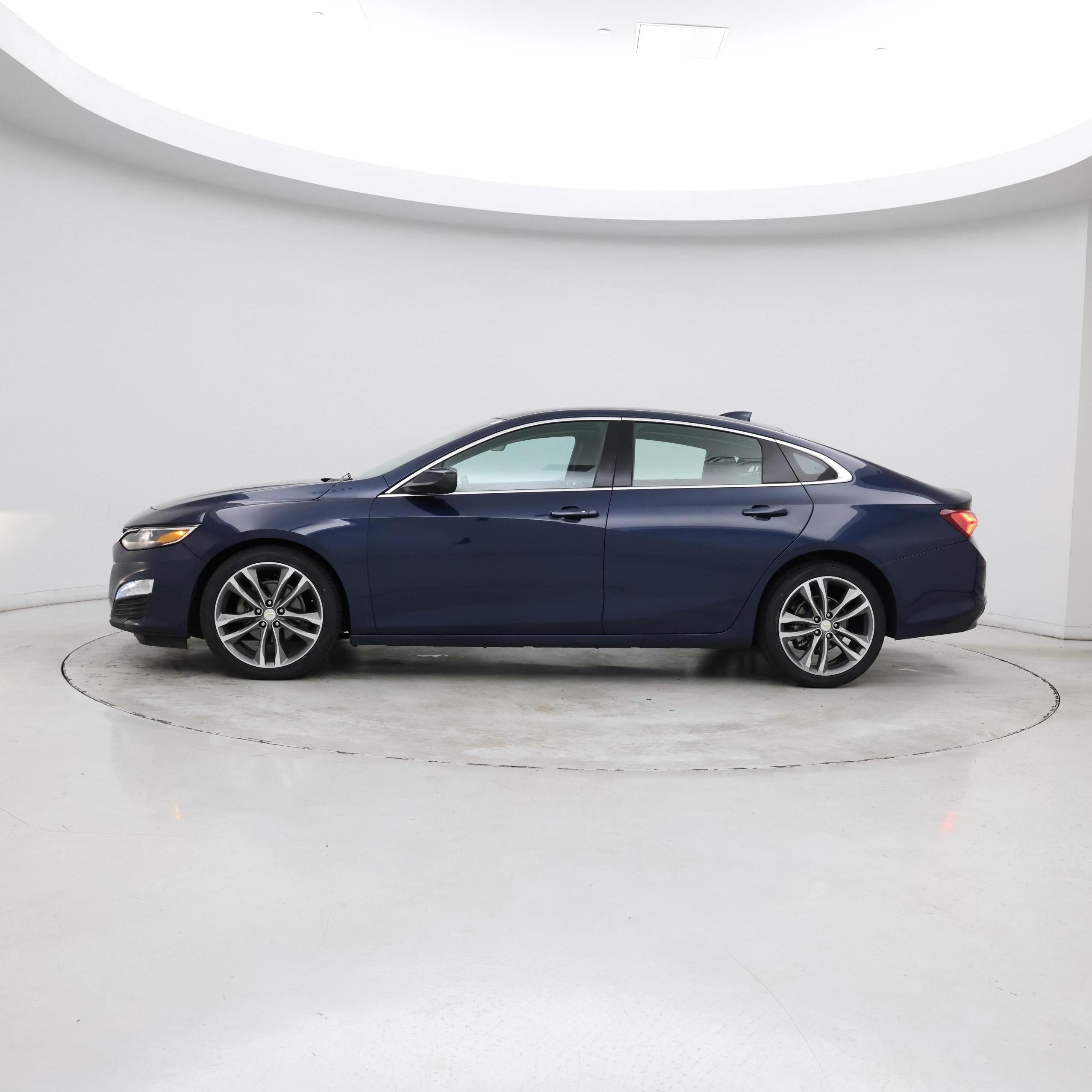 Thumbnail: 2022 Chevrolet Malibu - 2