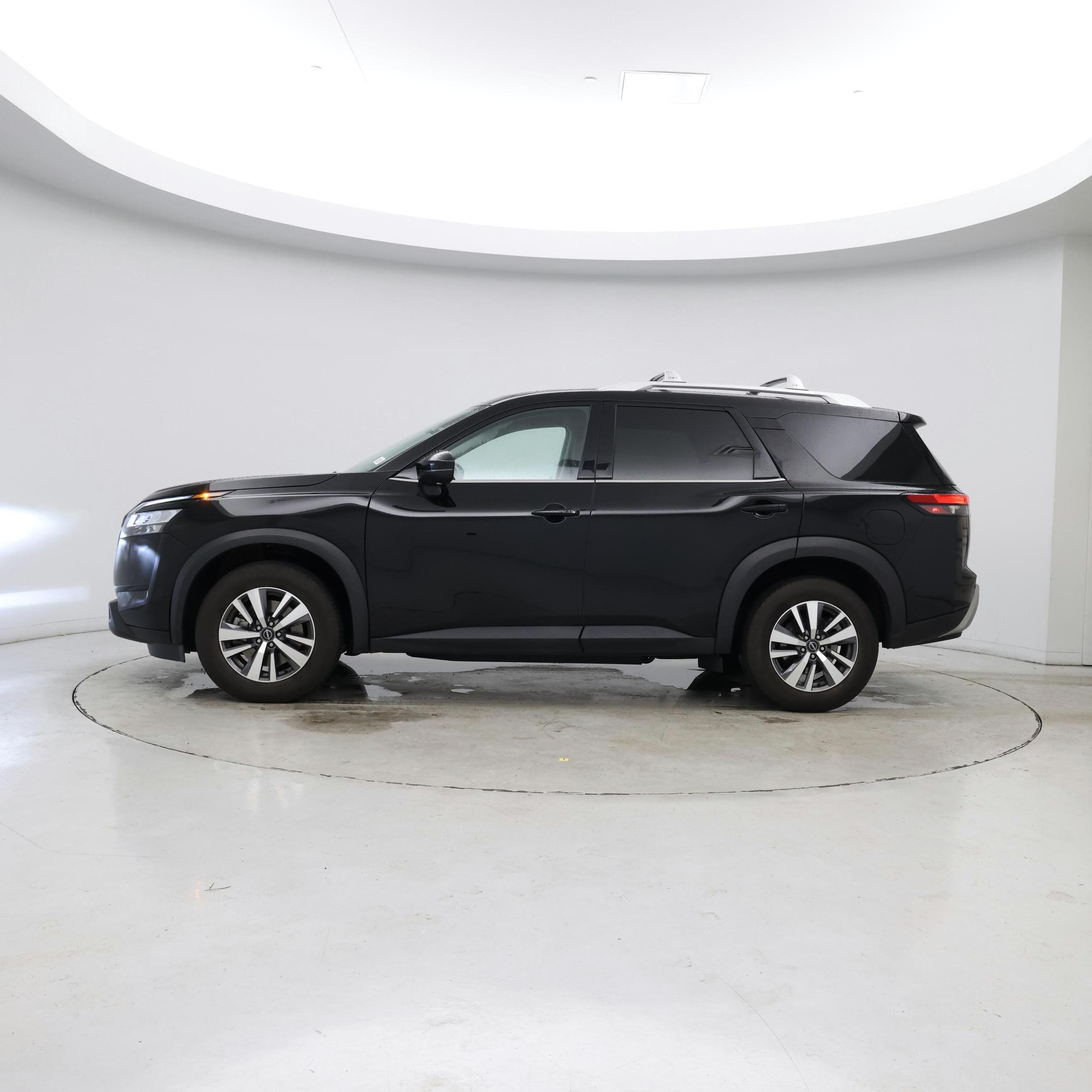 Thumbnail: 2023 Nissan Pathfinder - 3