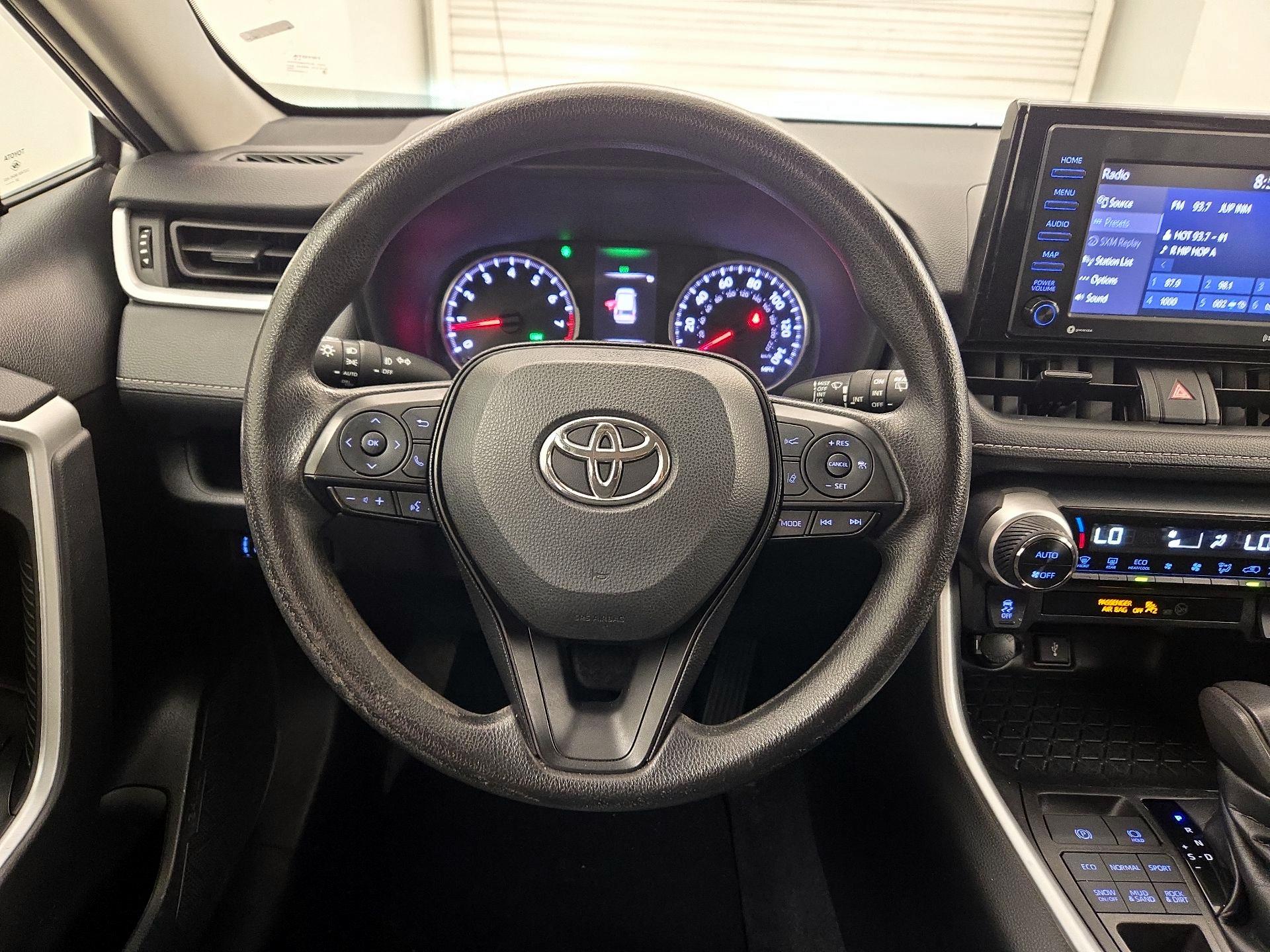 Thumbnail: 2021 Toyota RAV4 - 10