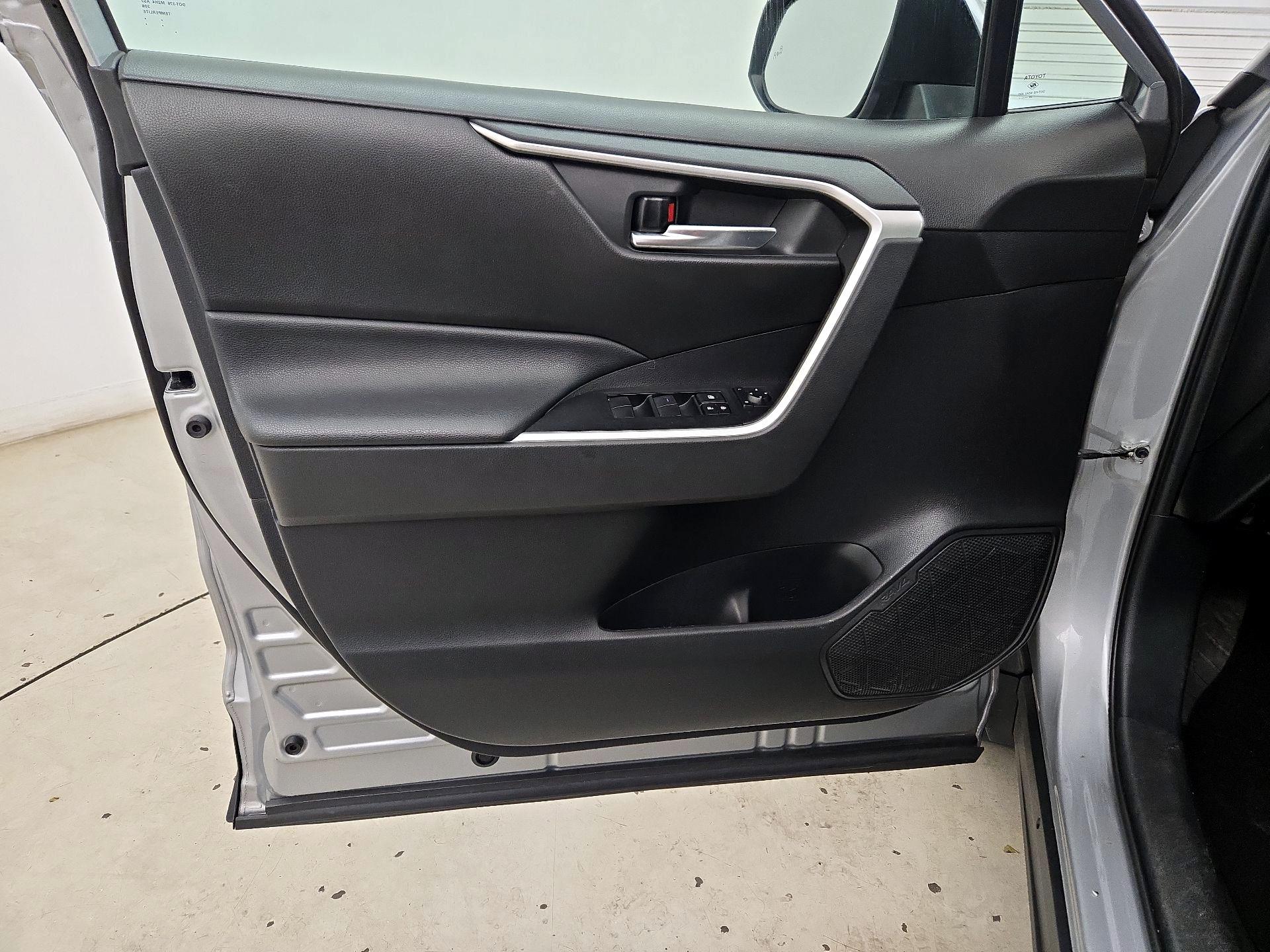 Thumbnail: 2021 Toyota RAV4 - 12