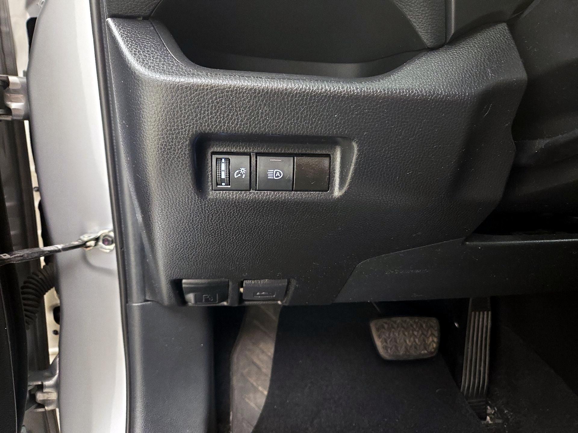 Thumbnail: 2021 Toyota RAV4 - 13