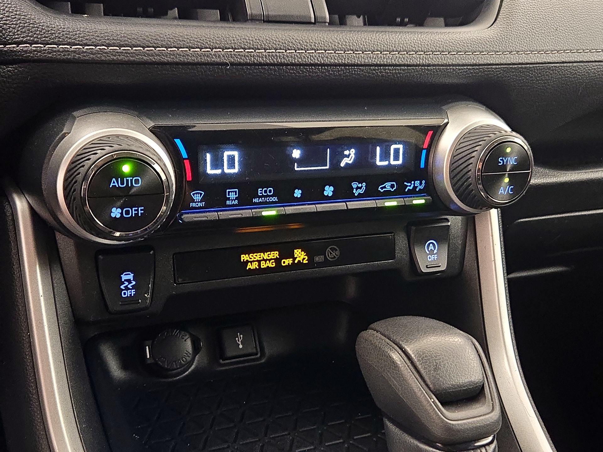 Thumbnail: 2021 Toyota RAV4 - 16