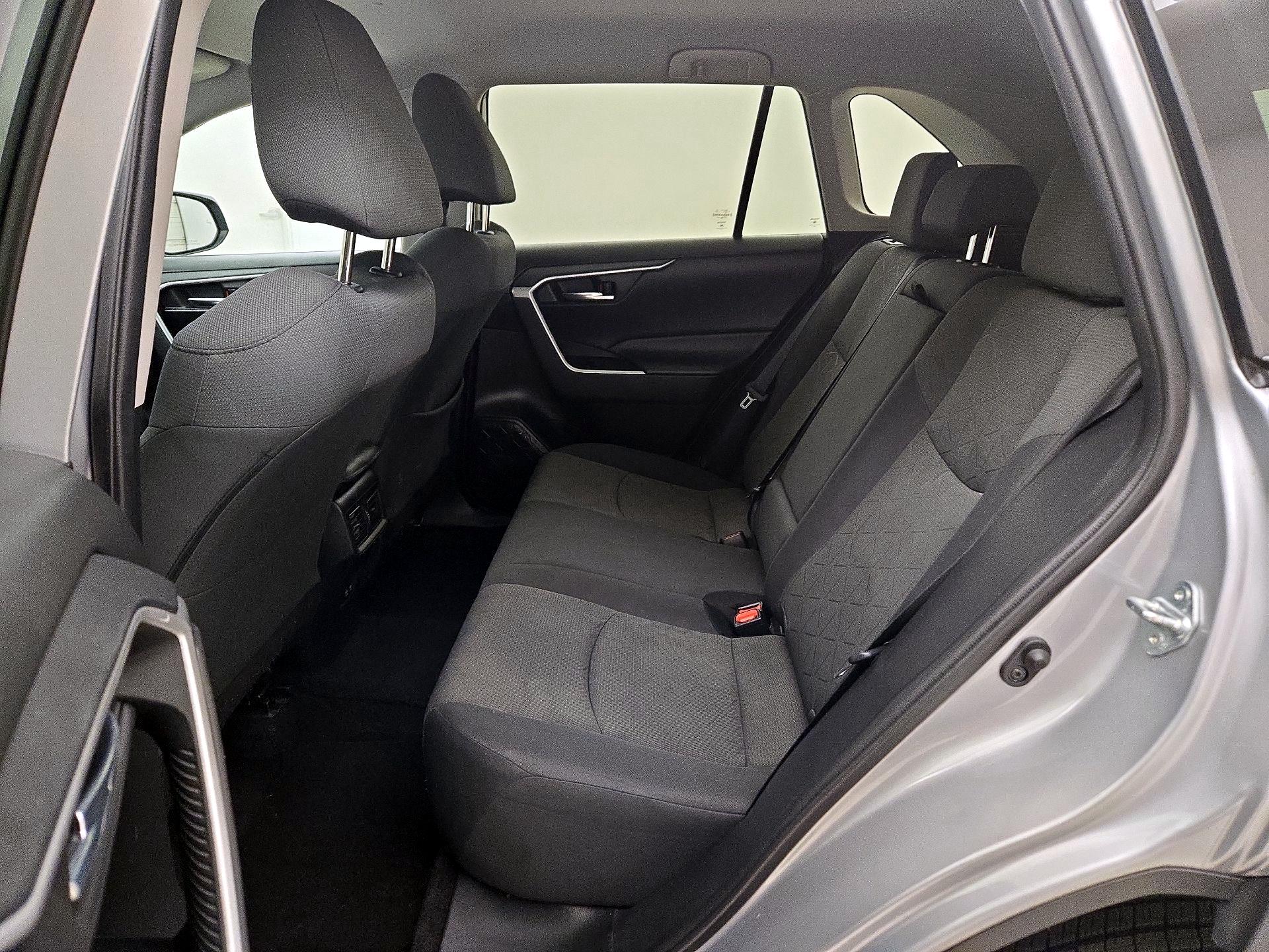 Thumbnail: 2021 Toyota RAV4 - 19