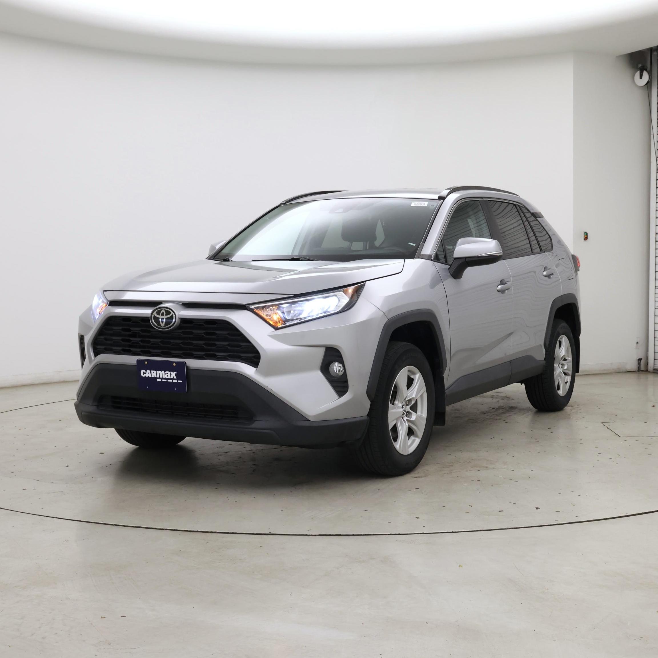 Thumbnail: 2021 Toyota RAV4 - 4