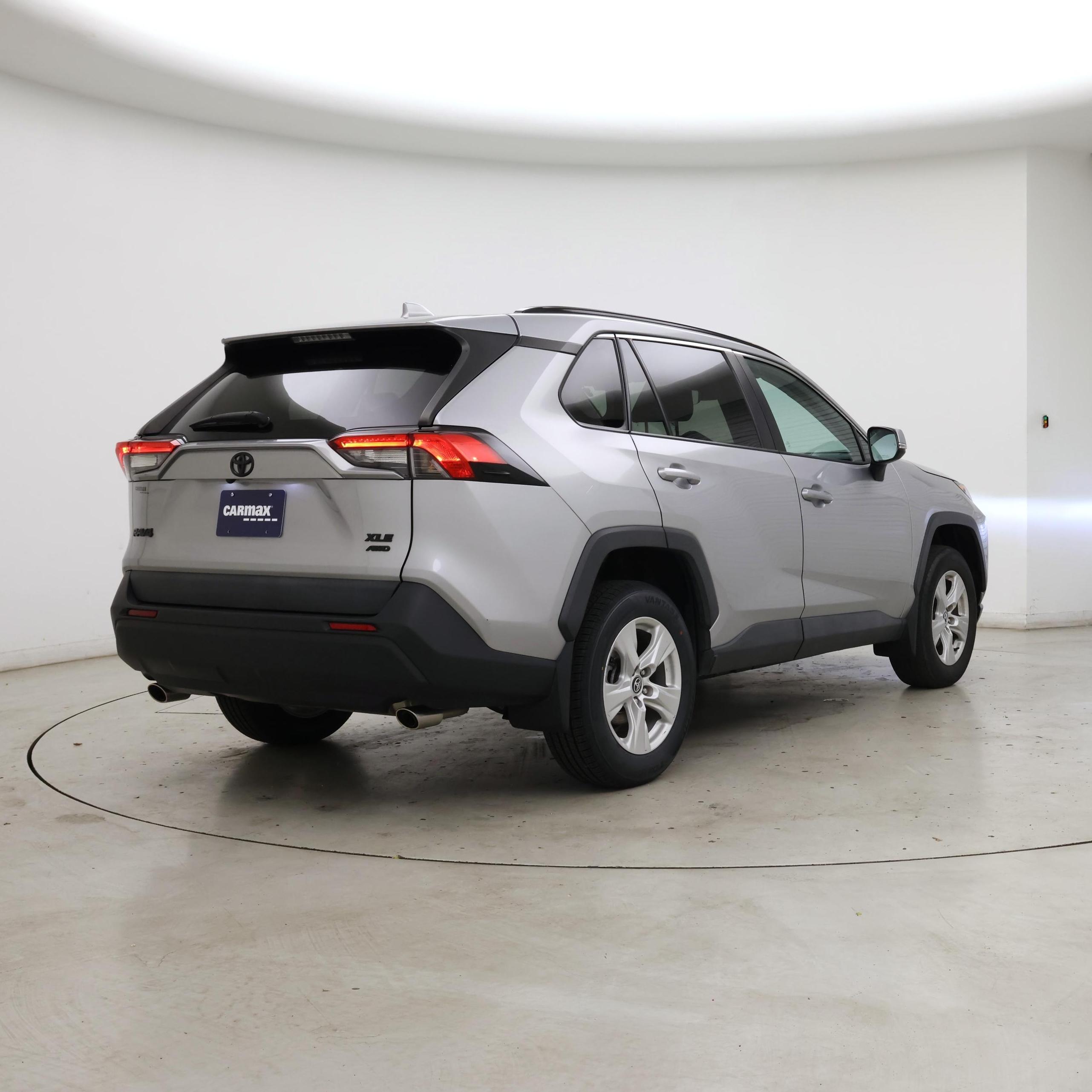 Thumbnail: 2021 Toyota RAV4 - 8