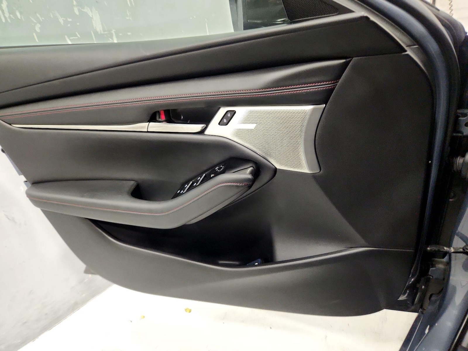 2023 Mazda Mazda3 Carbon Edition - Photo 13