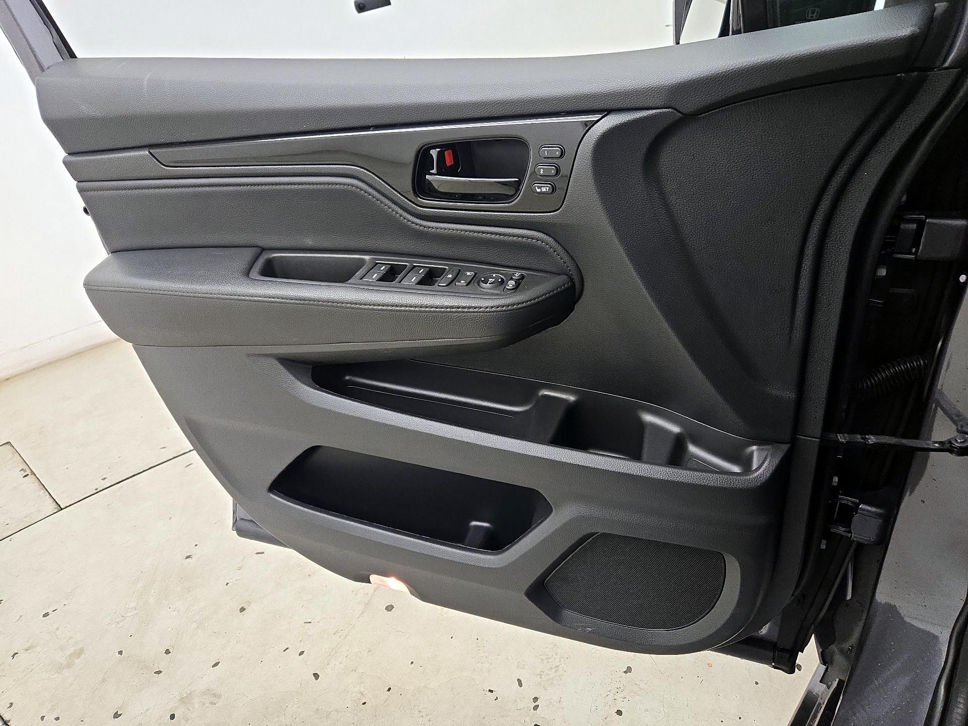 Thumbnail: 2022 Honda Odyssey - 12