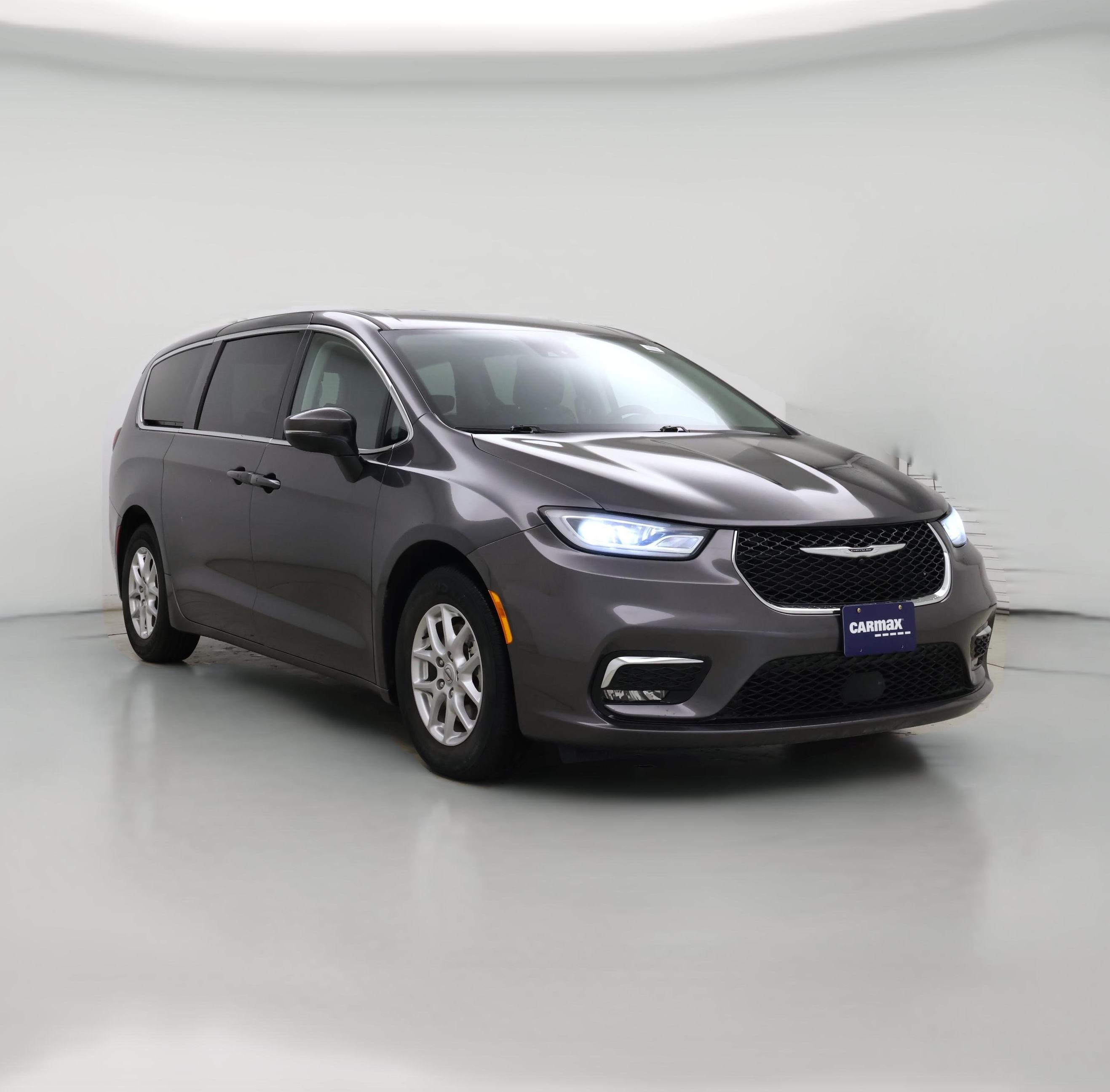 Thumbnail: 2023 Chrysler Pacifica - 1