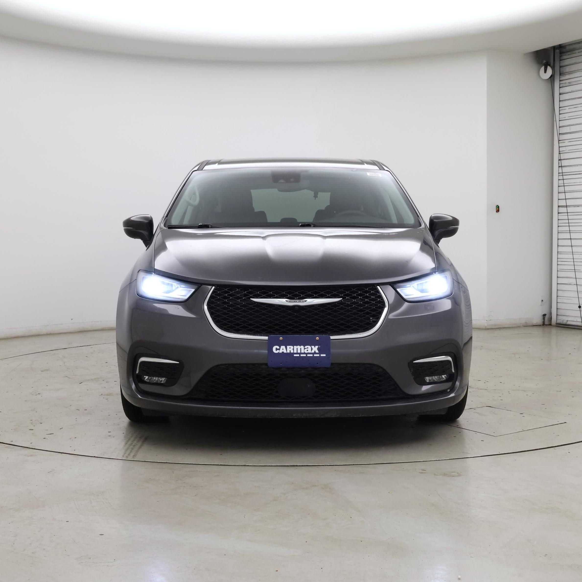 Thumbnail: 2023 Chrysler Pacifica - 5
