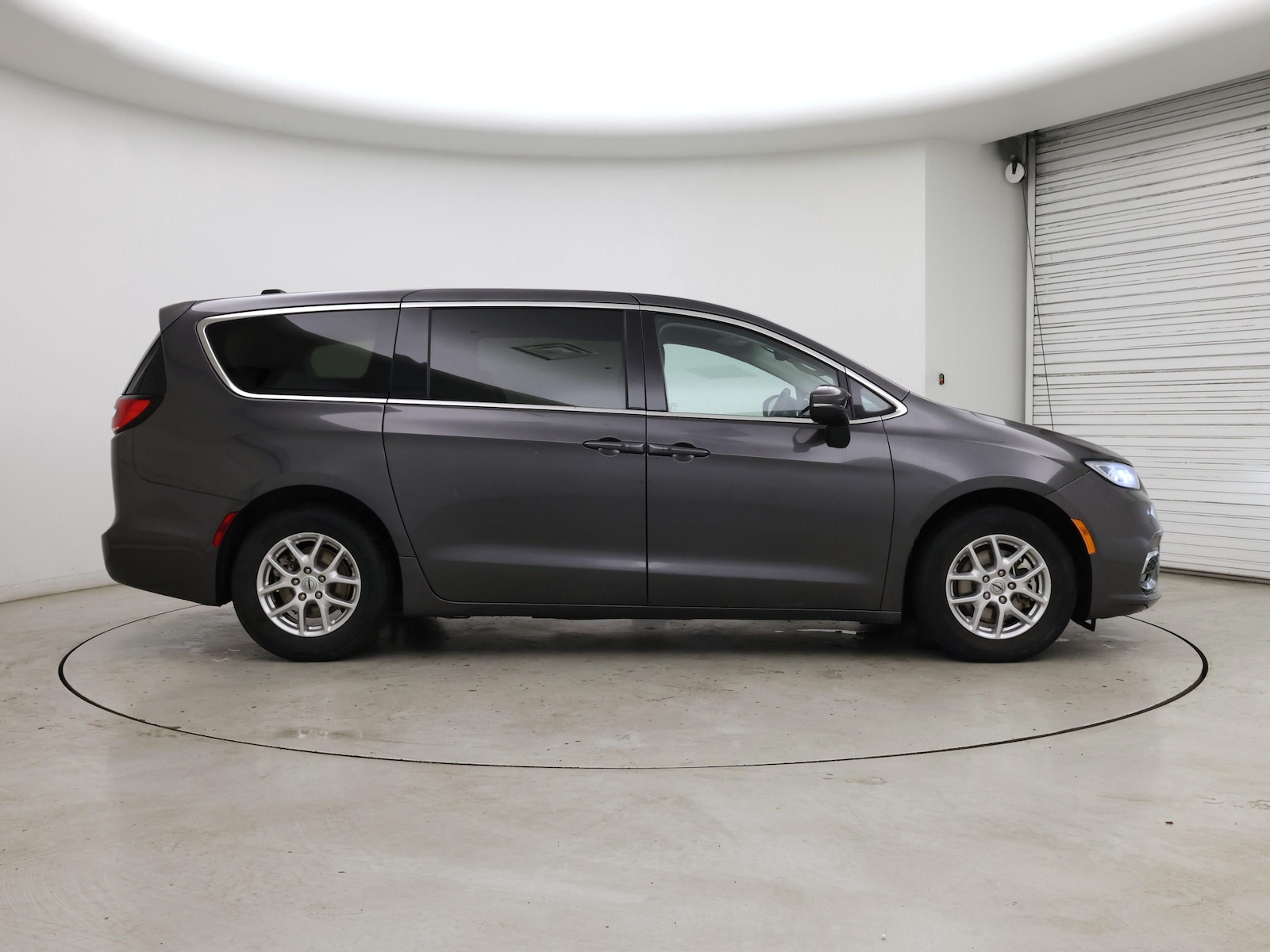 2023 Chrysler Pacifica Touring L - Photo 8