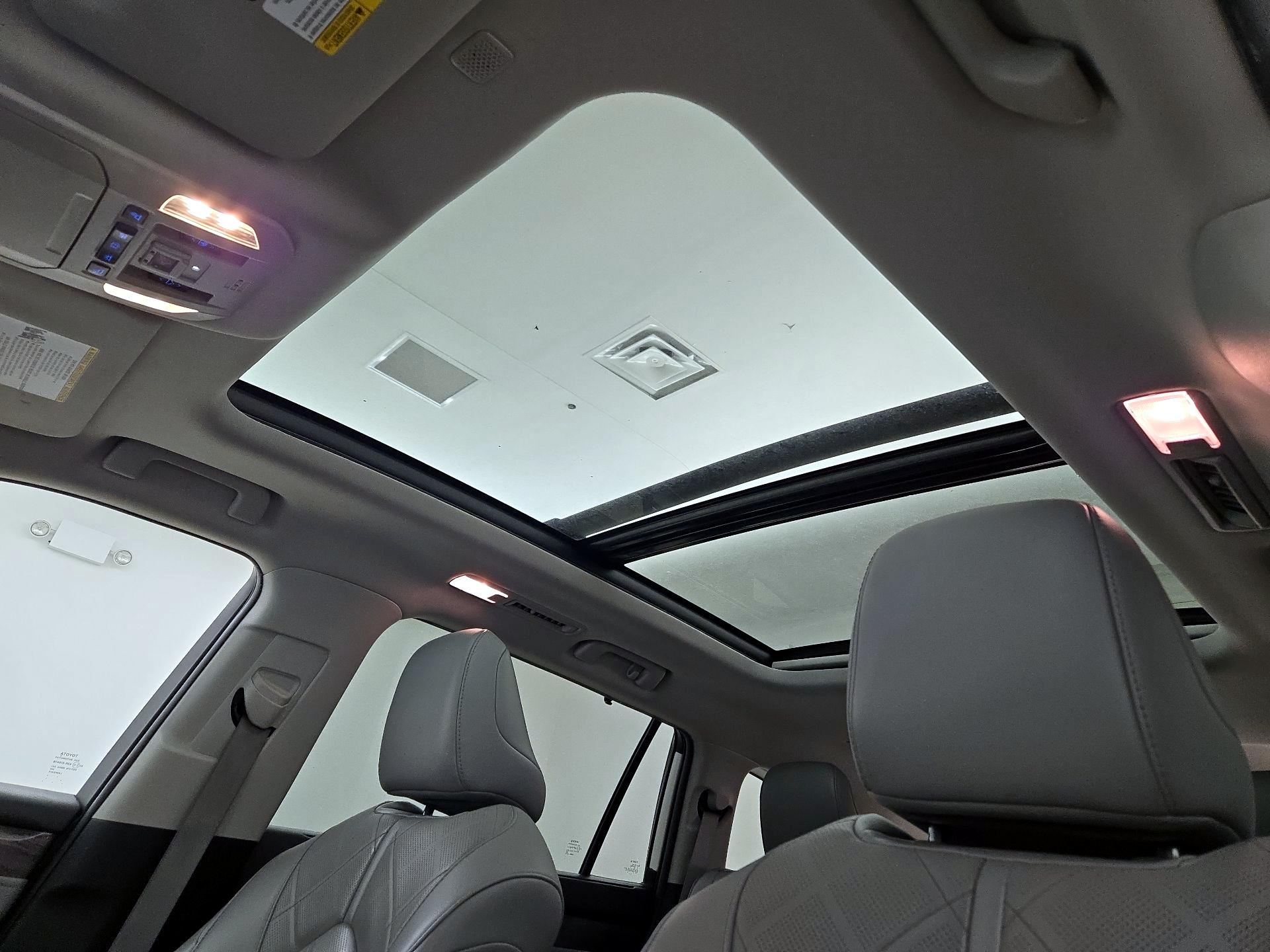 Thumbnail: 2021 Toyota Highlander - 20