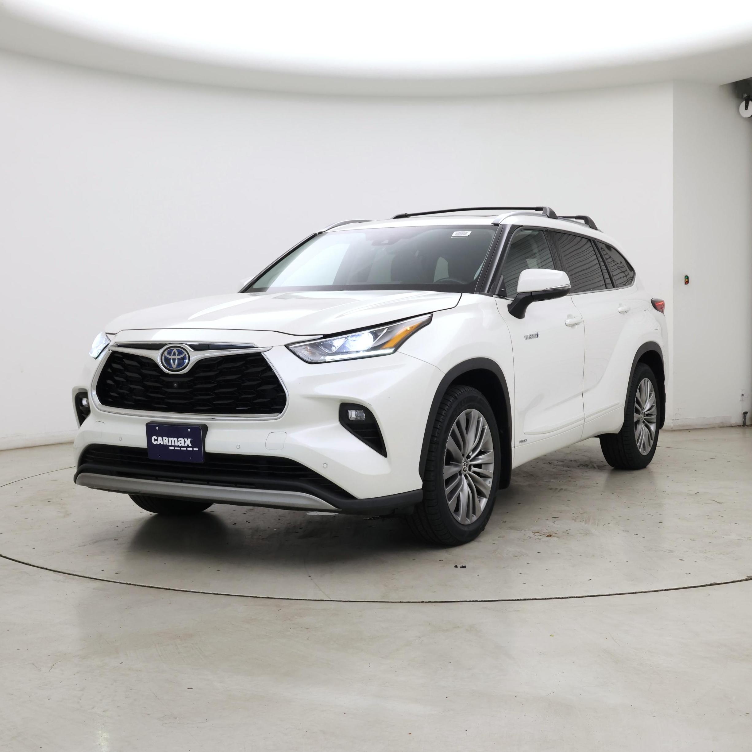 Thumbnail: 2021 Toyota Highlander - 4