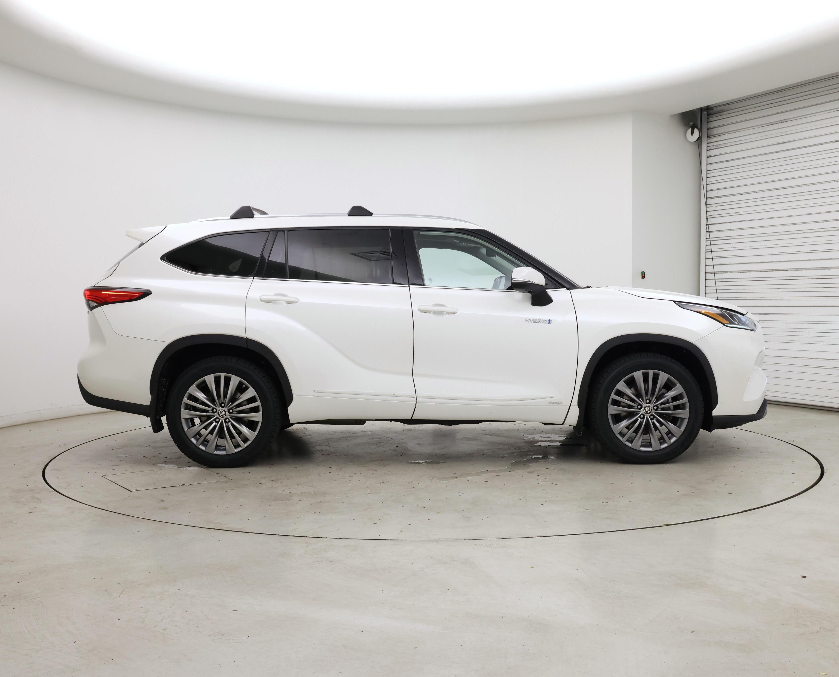 Thumbnail: 2021 Toyota Highlander - 7
