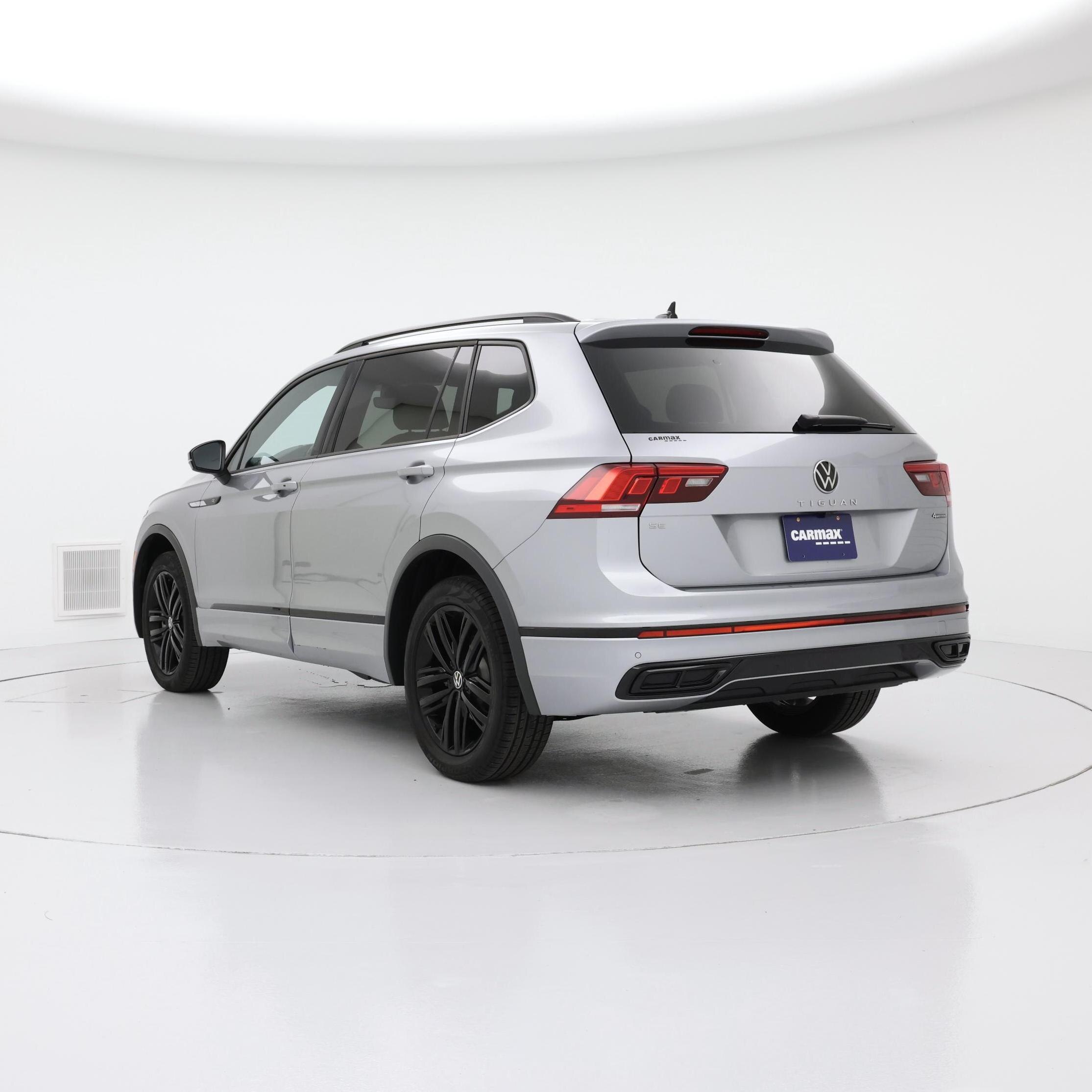 Thumbnail: 2022 Volkswagen Tiguan - 2