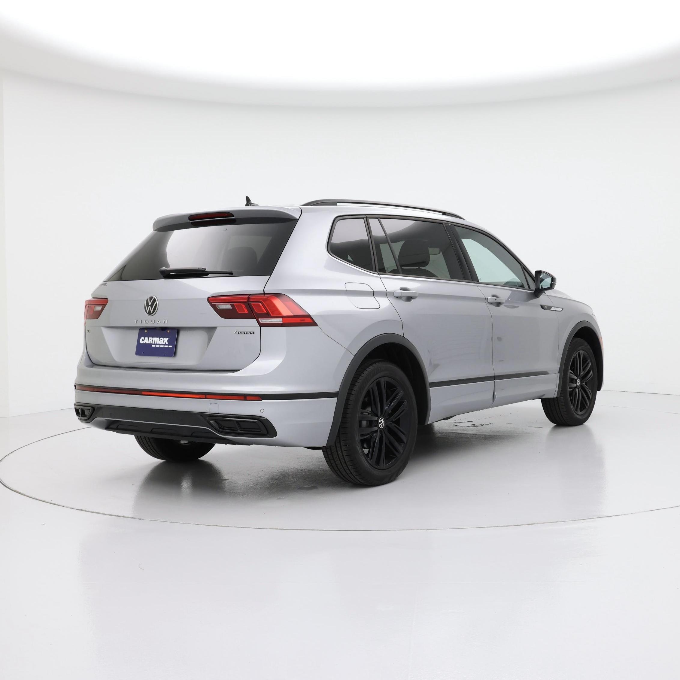 Thumbnail: 2022 Volkswagen Tiguan - 8