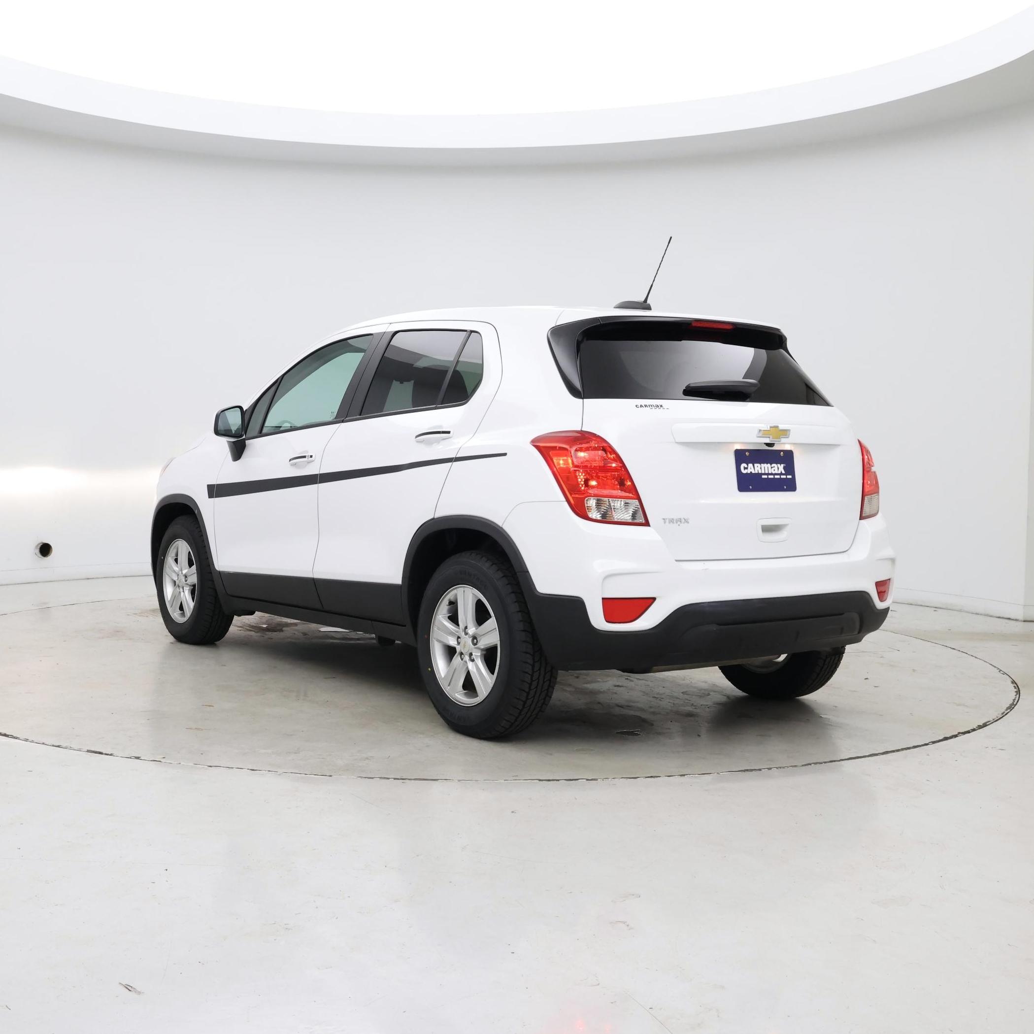 Thumbnail: 2021 Chevrolet Trax - 2