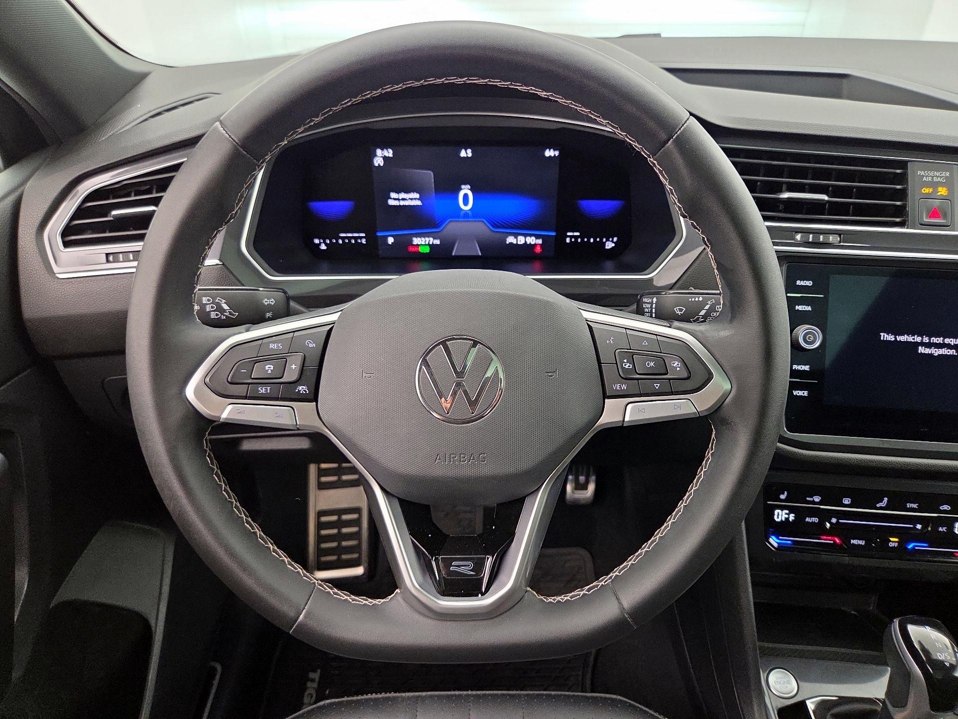 Thumbnail: 2023 Volkswagen Tiguan - 10