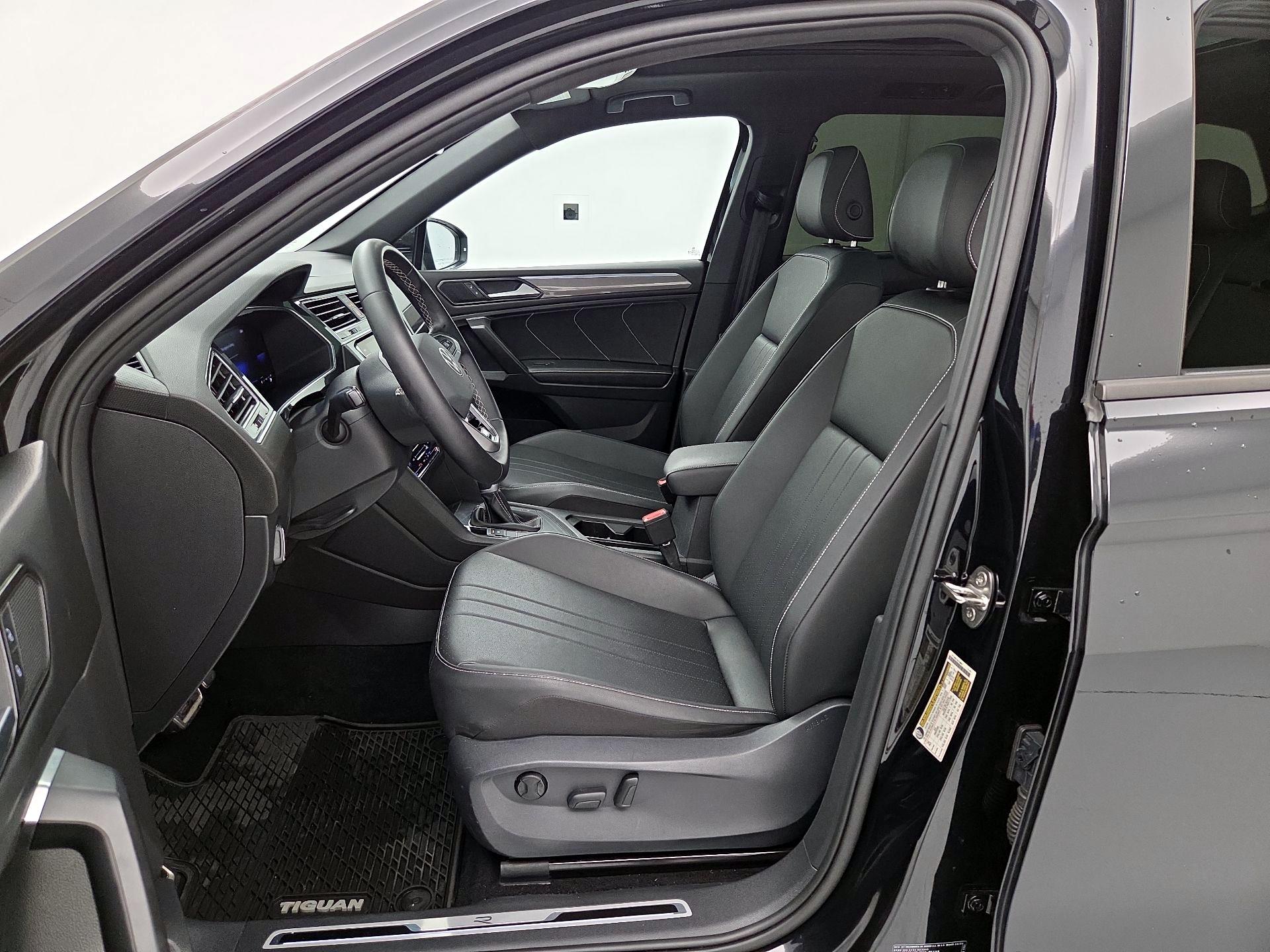Thumbnail: 2023 Volkswagen Tiguan - 11