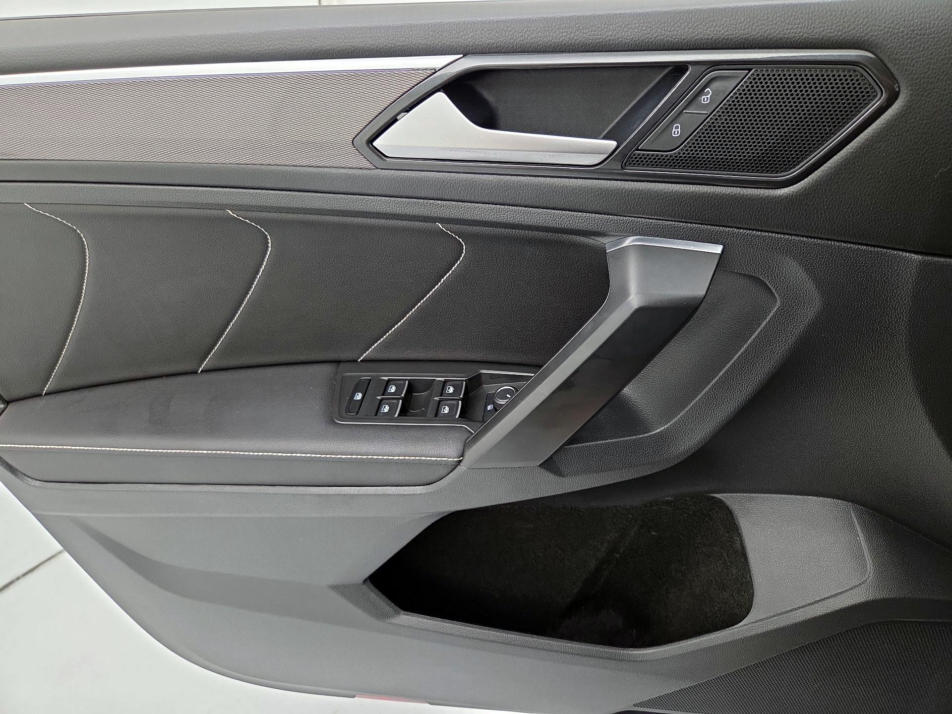 Thumbnail: 2023 Volkswagen Tiguan - 12