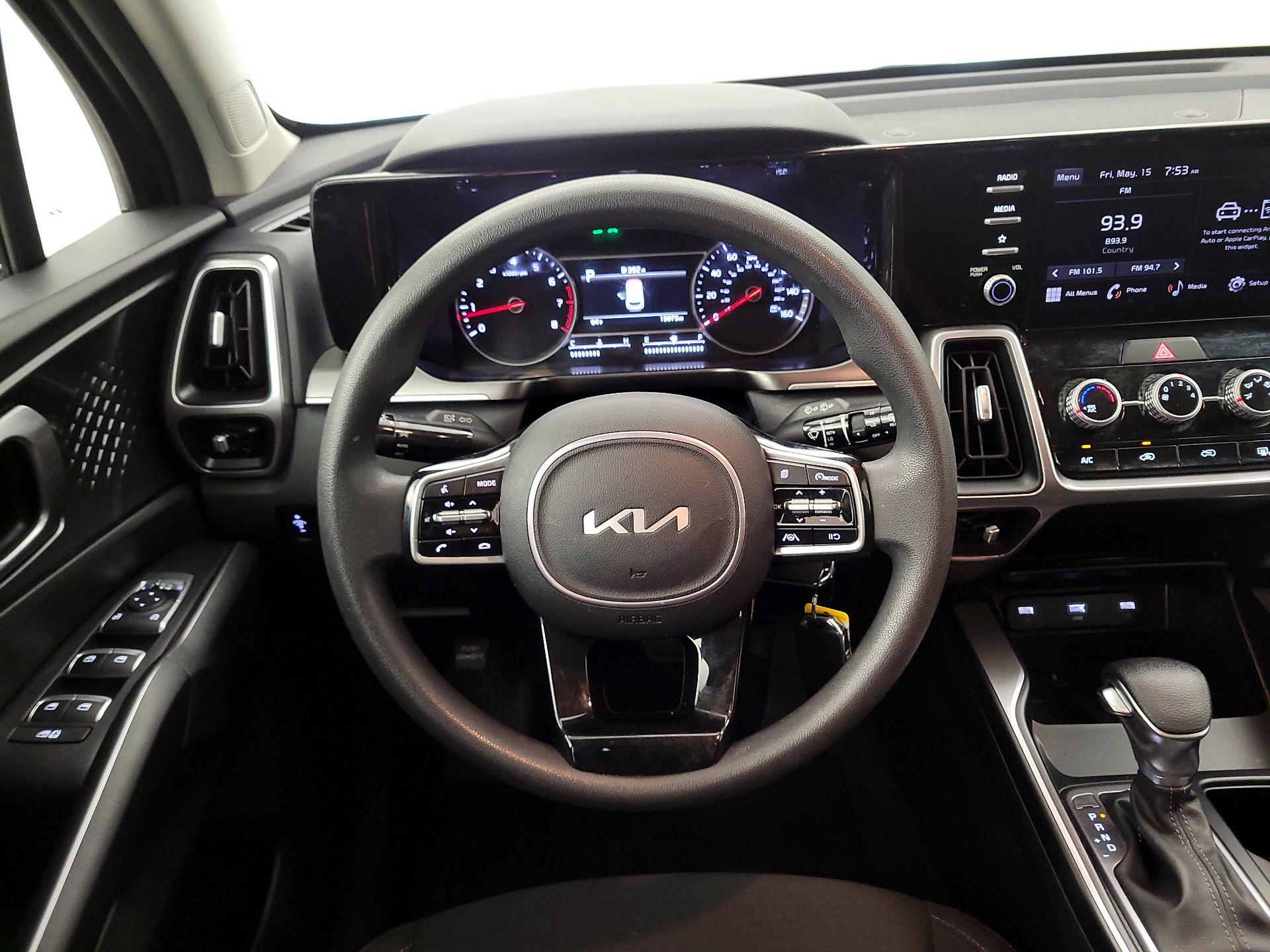 Thumbnail: 2023 Kia Sorento - 10