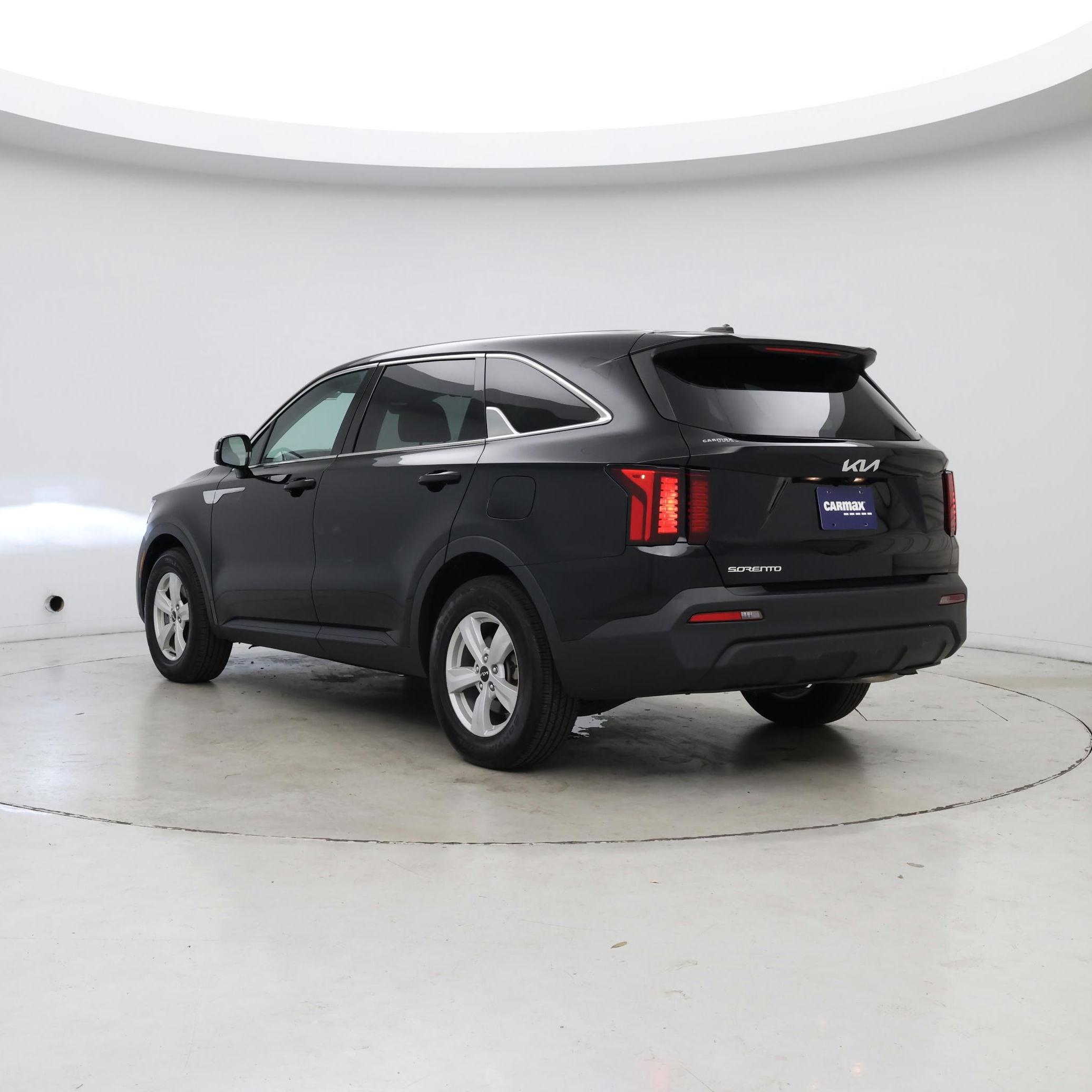 Thumbnail: 2023 Kia Sorento - 2