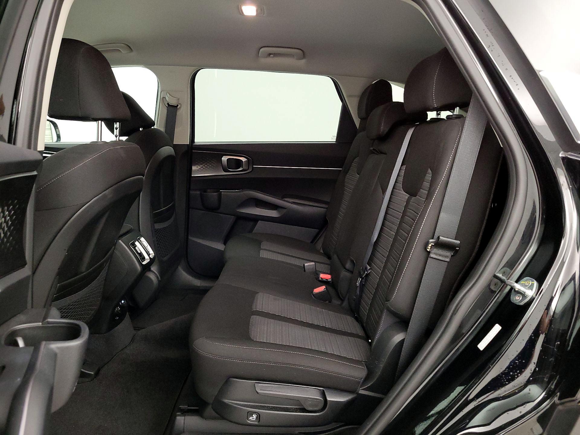Thumbnail: 2023 Kia Sorento - 19