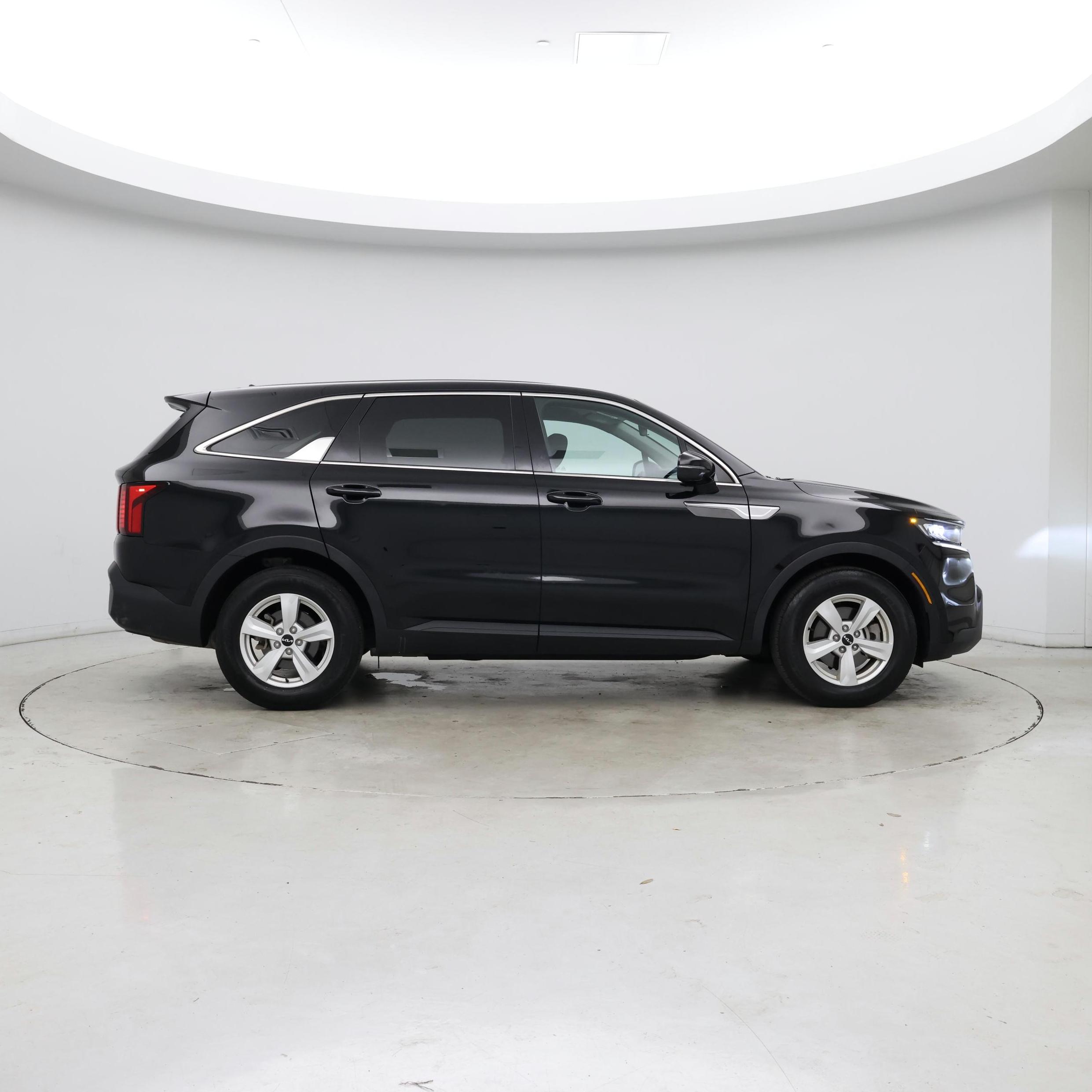 Thumbnail: 2023 Kia Sorento - 7