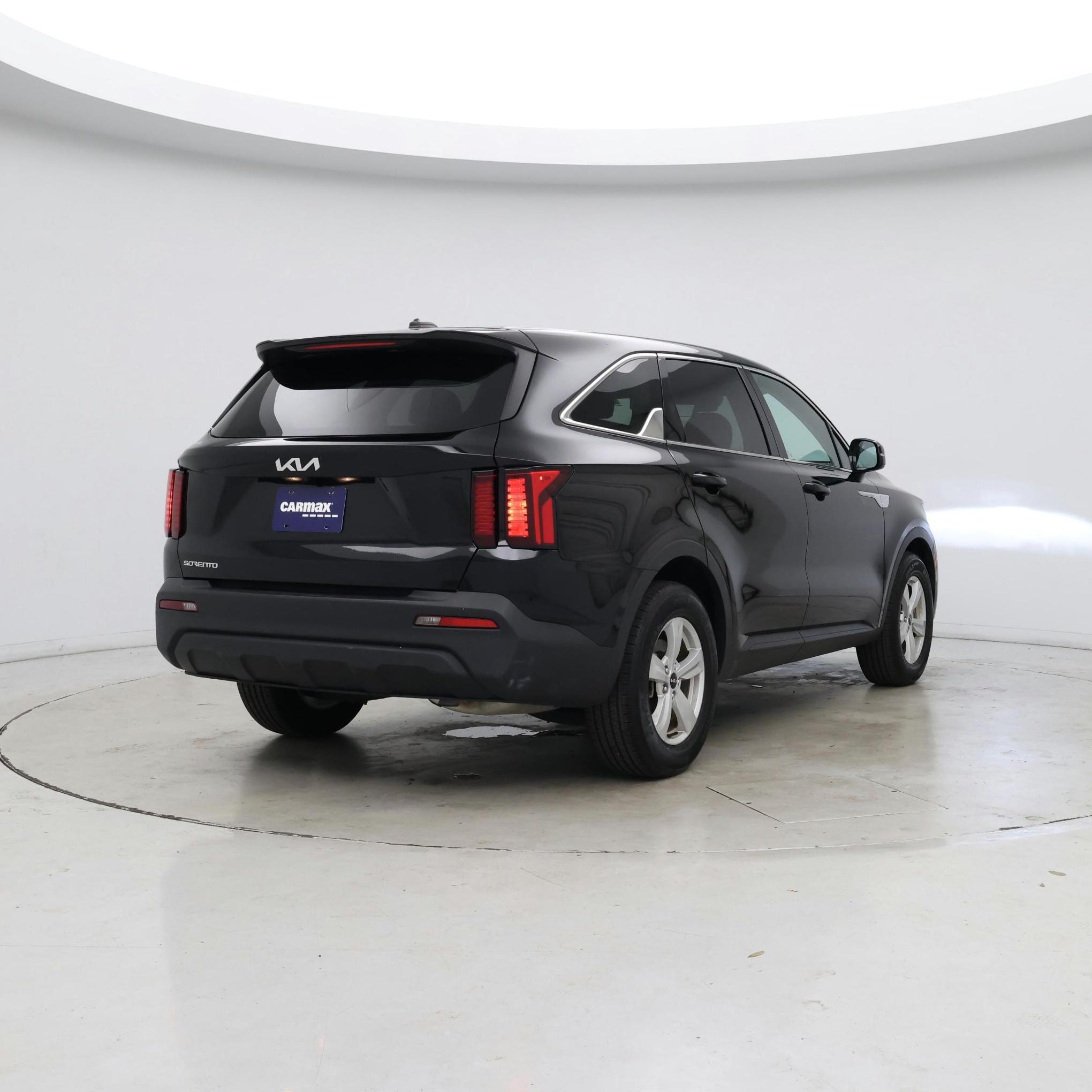 Thumbnail: 2023 Kia Sorento - 8