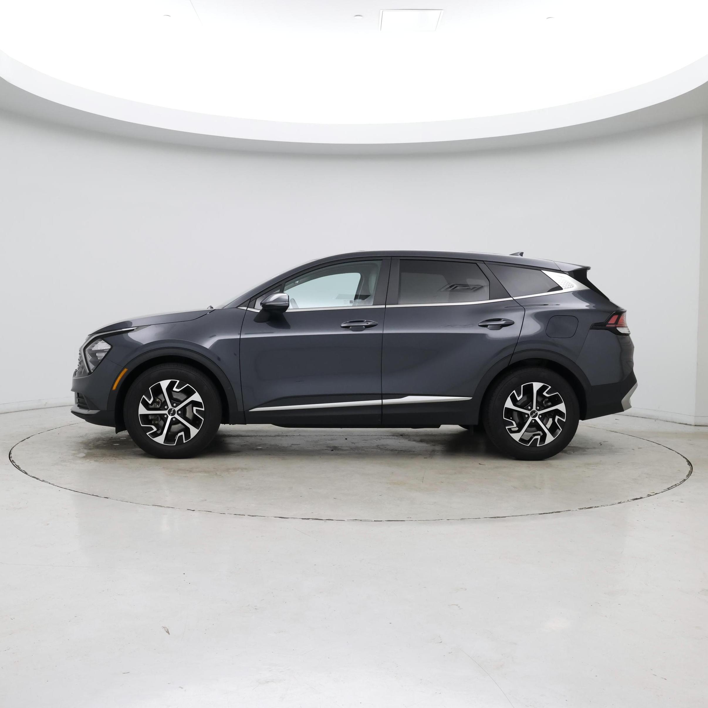 Thumbnail: 2023 Kia Sportage - 3