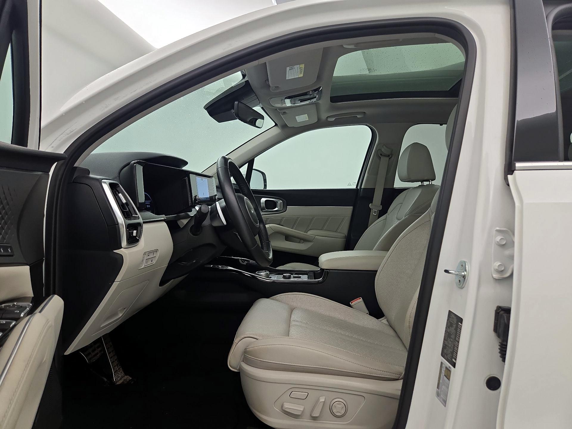 Thumbnail: 2023 Kia Sorento - 11