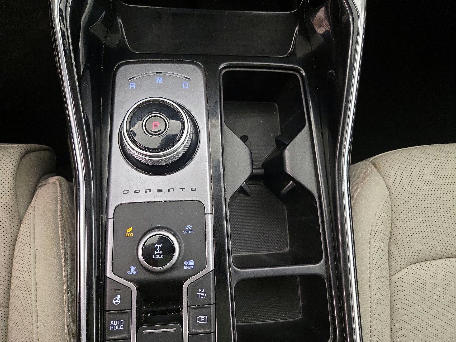 Thumbnail: 2023 Kia Sorento - 18