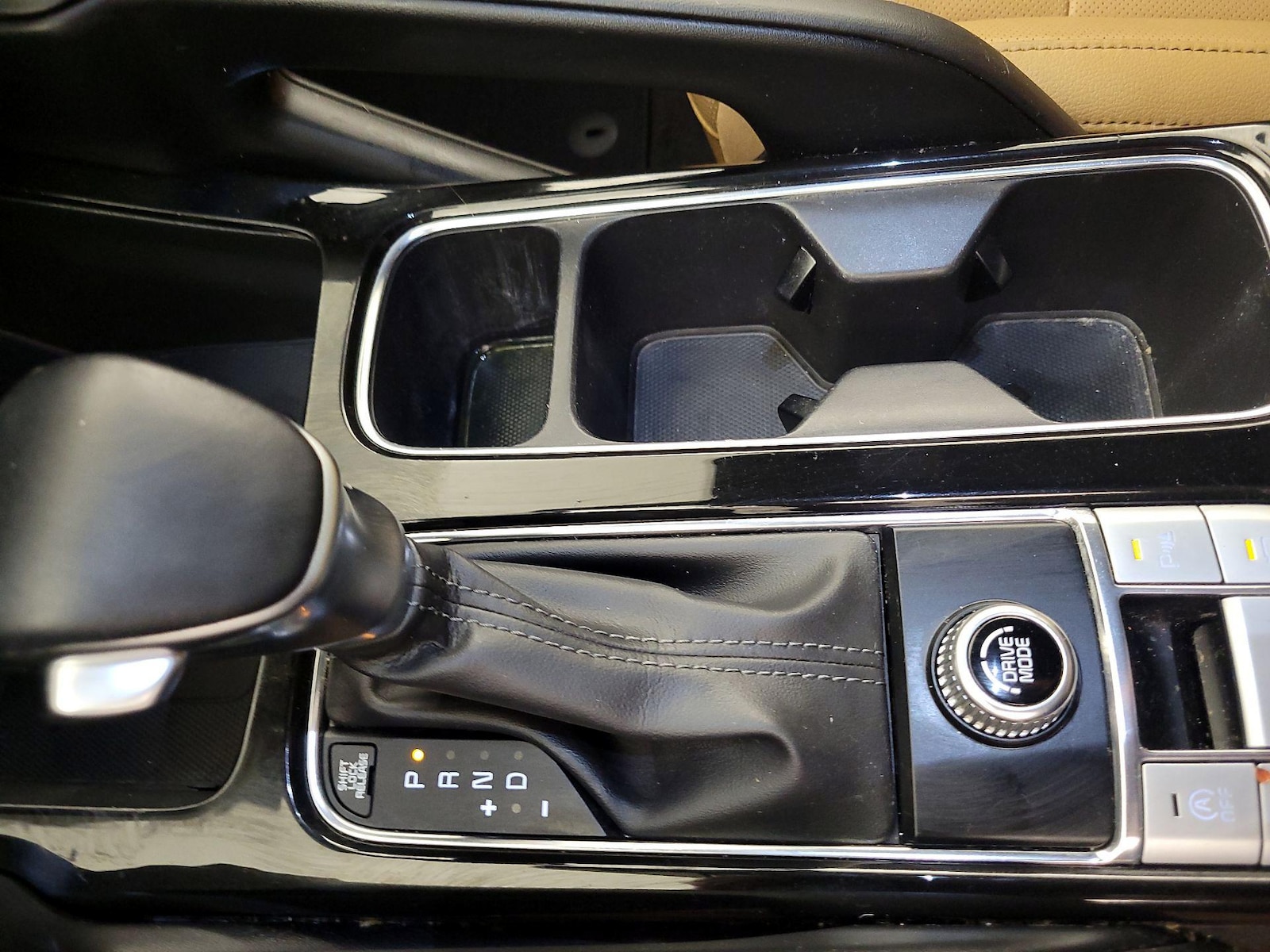 2022 Kia Telluride SX - Photo 18