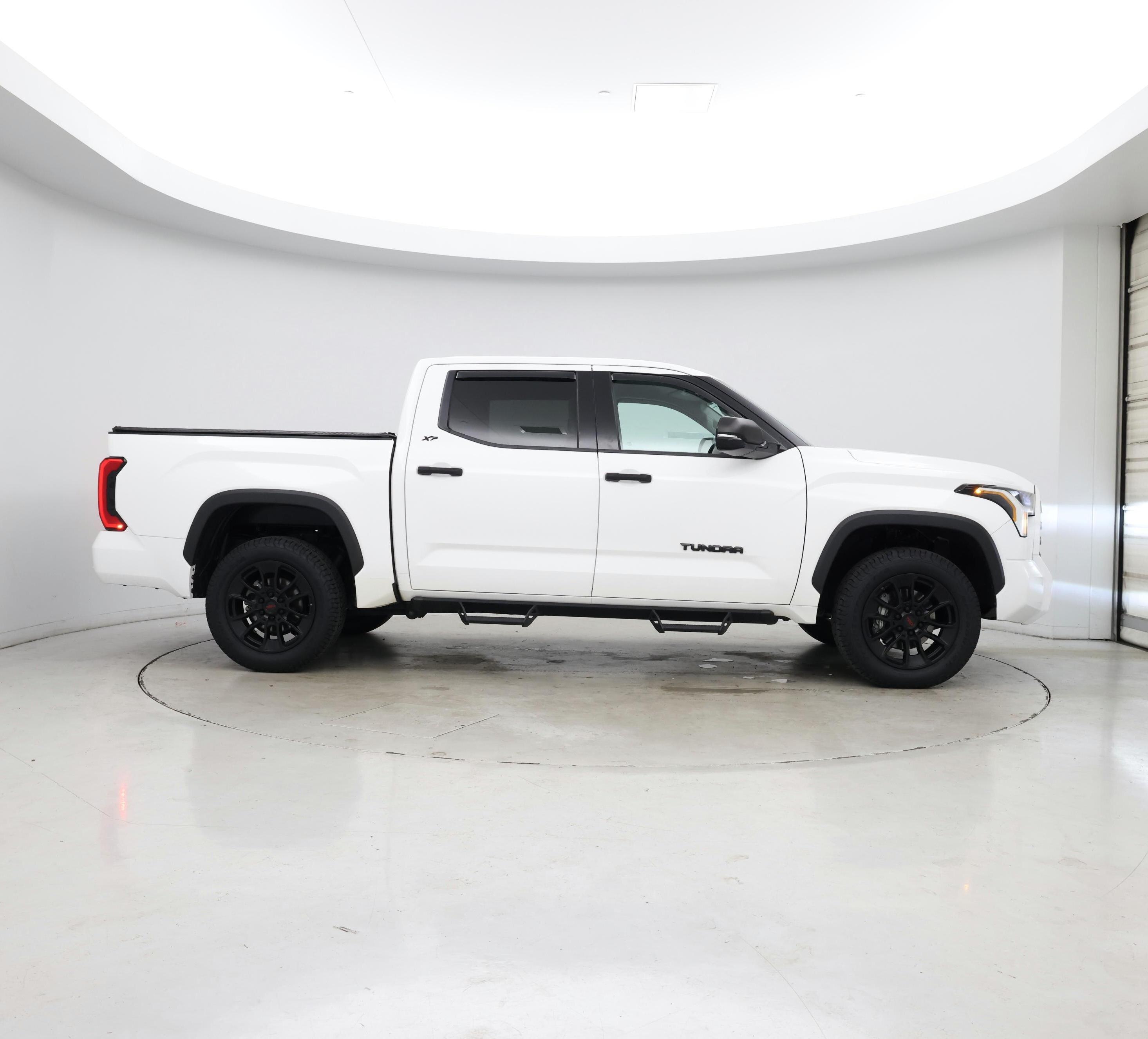 Thumbnail: 2022 Toyota Tundra - 7