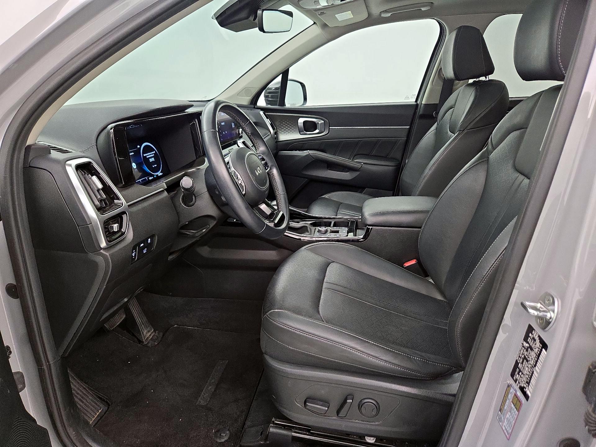 Thumbnail: 2023 Kia Sorento - 11