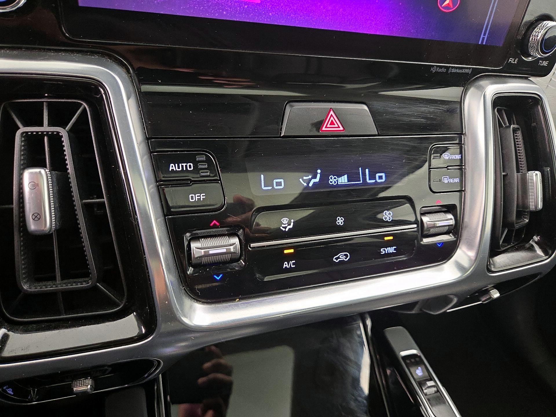 Thumbnail: 2023 Kia Sorento - 17