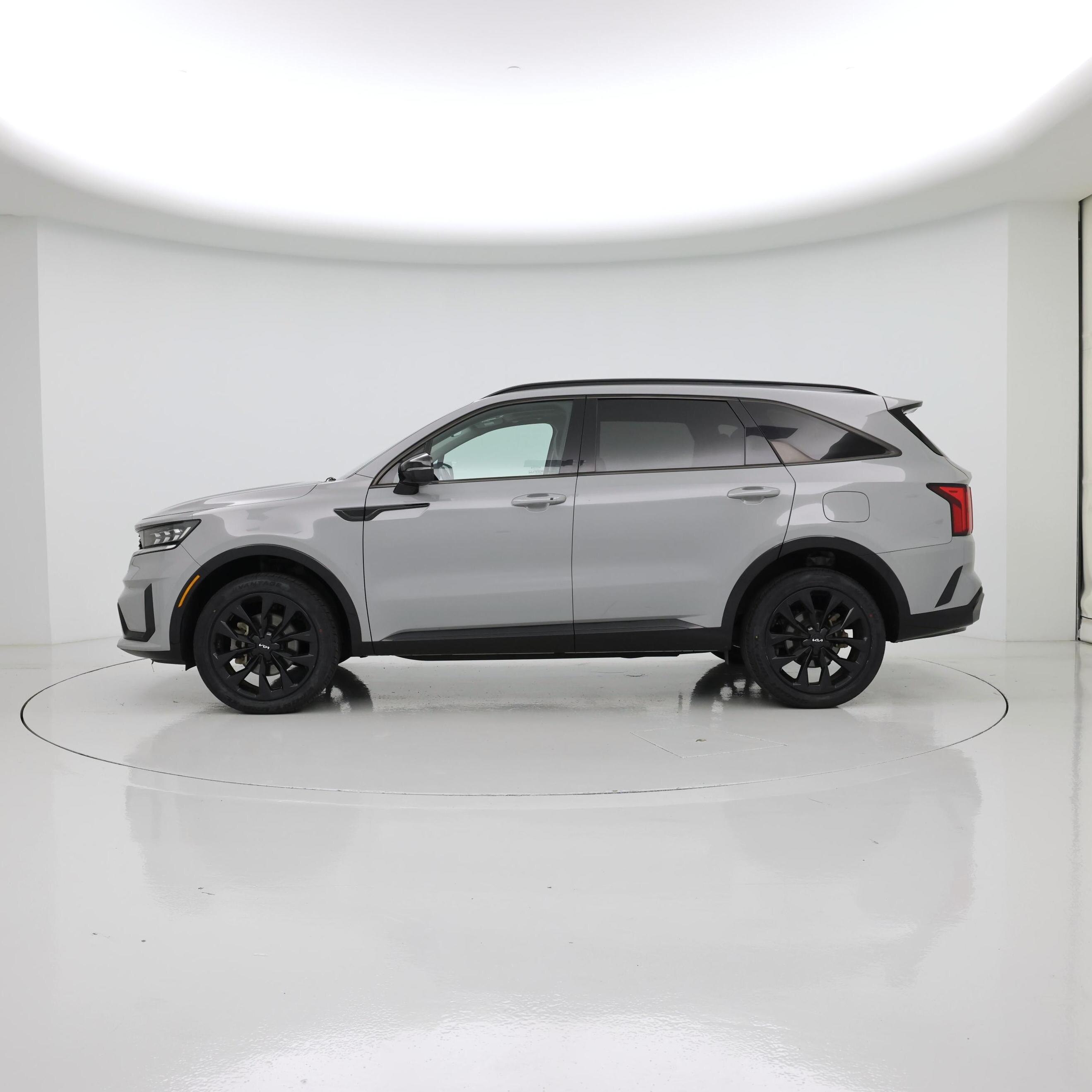 Thumbnail: 2023 Kia Sorento - 3
