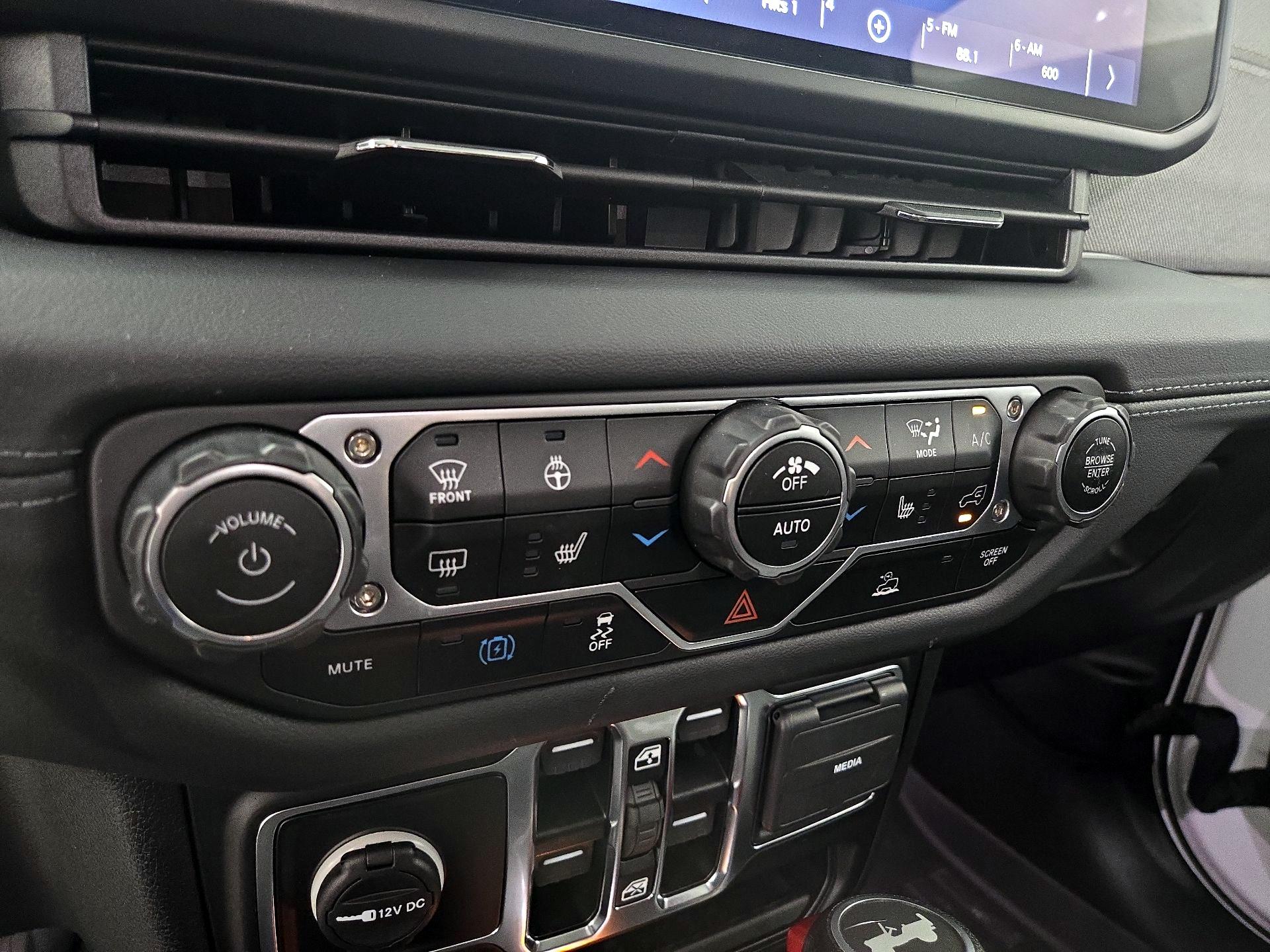 Thumbnail: 2024 Jeep Wrangler - 16