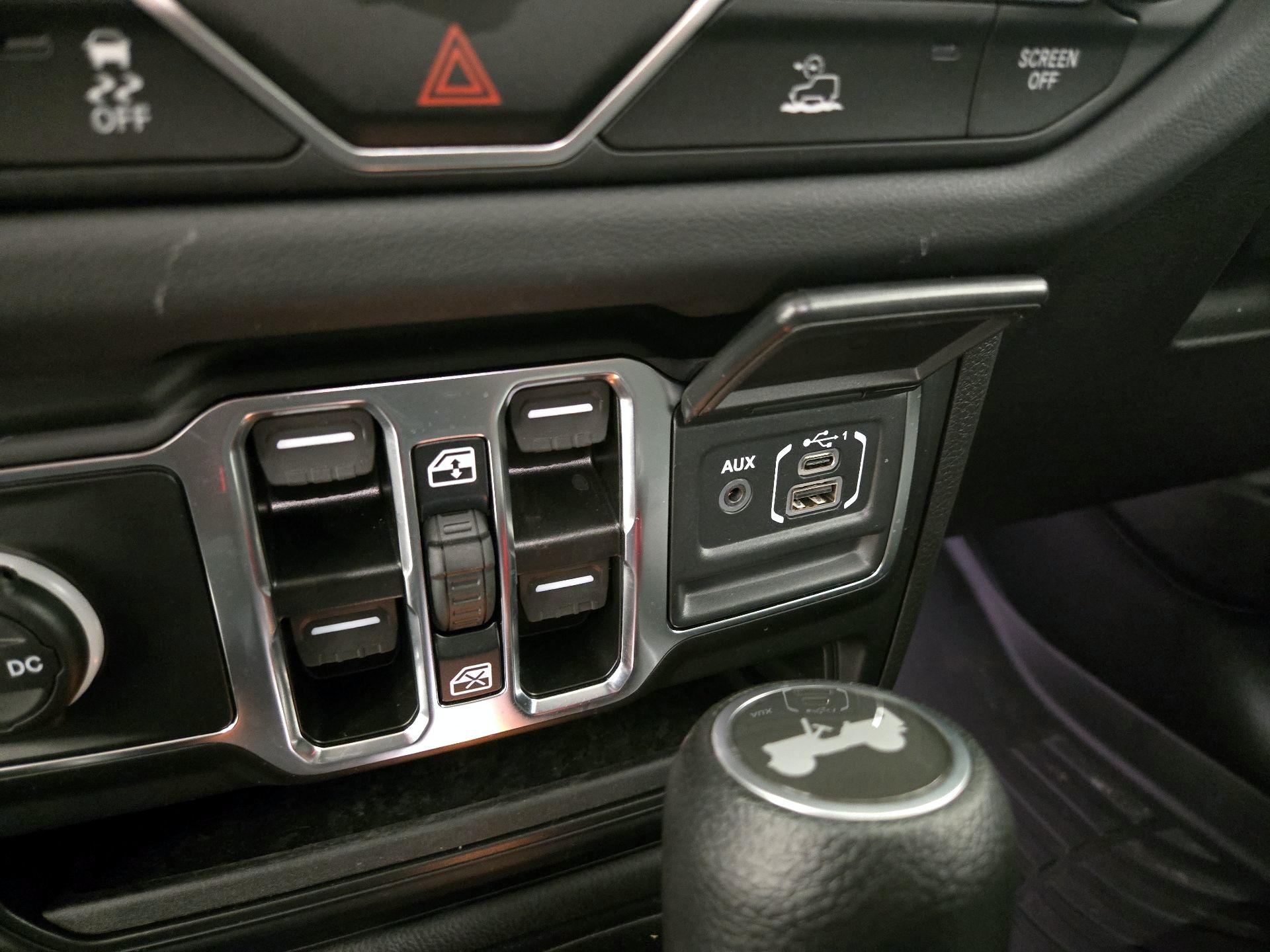 Thumbnail: 2024 Jeep Wrangler - 18