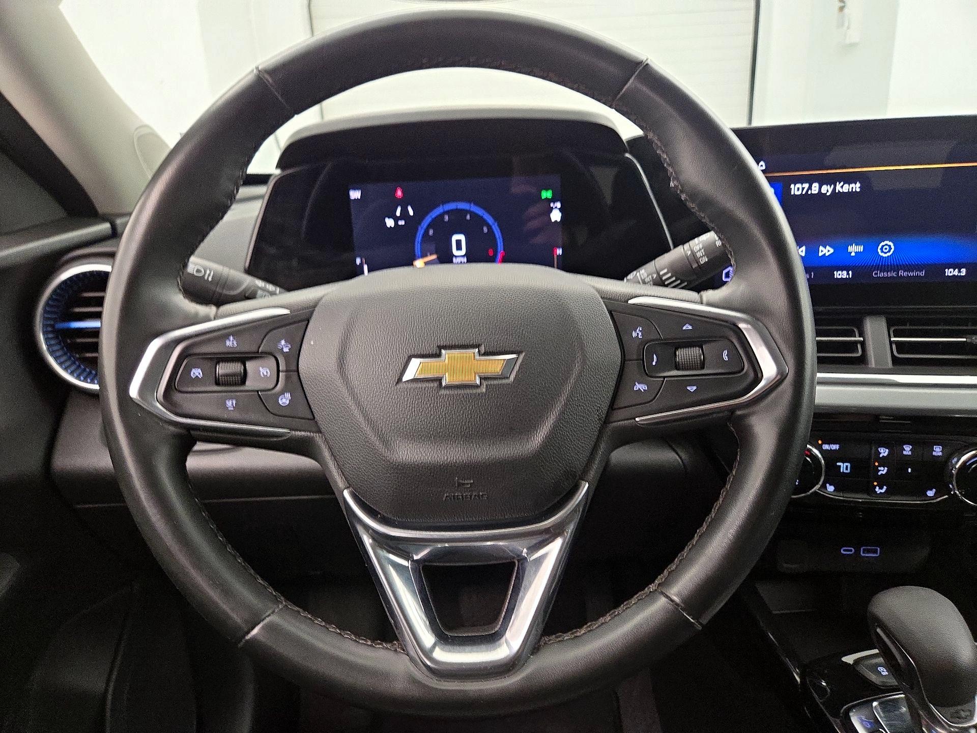 Thumbnail: 2025 Chevrolet Trax - 10