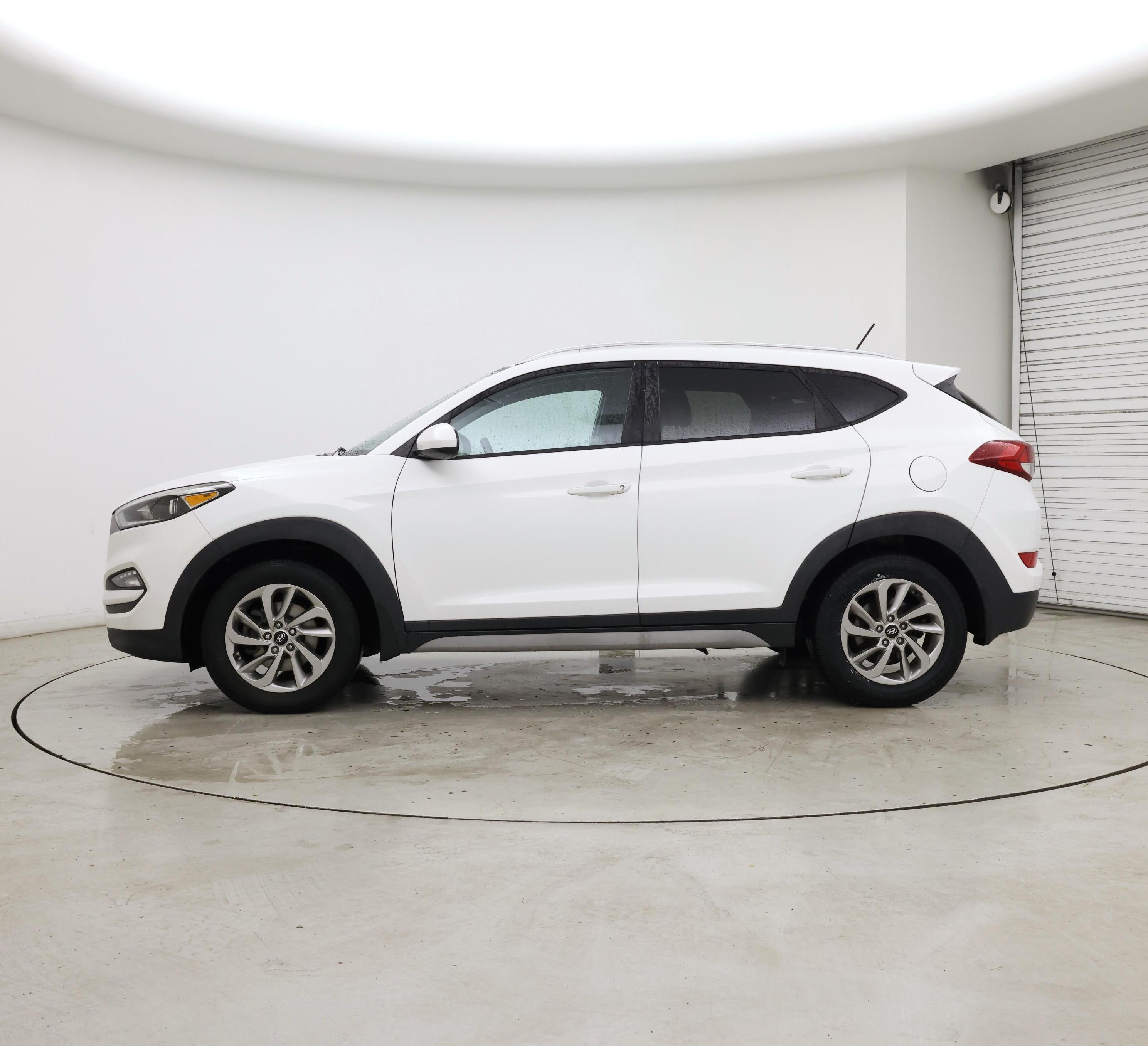 Thumbnail: 2017 Hyundai Tucson - 3